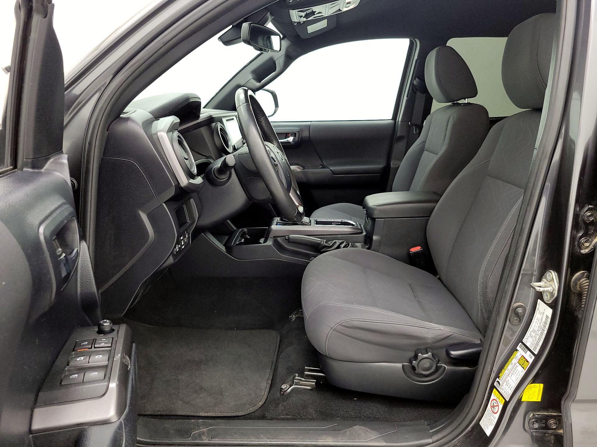Thumbnail: 2019 Toyota Tacoma - 11