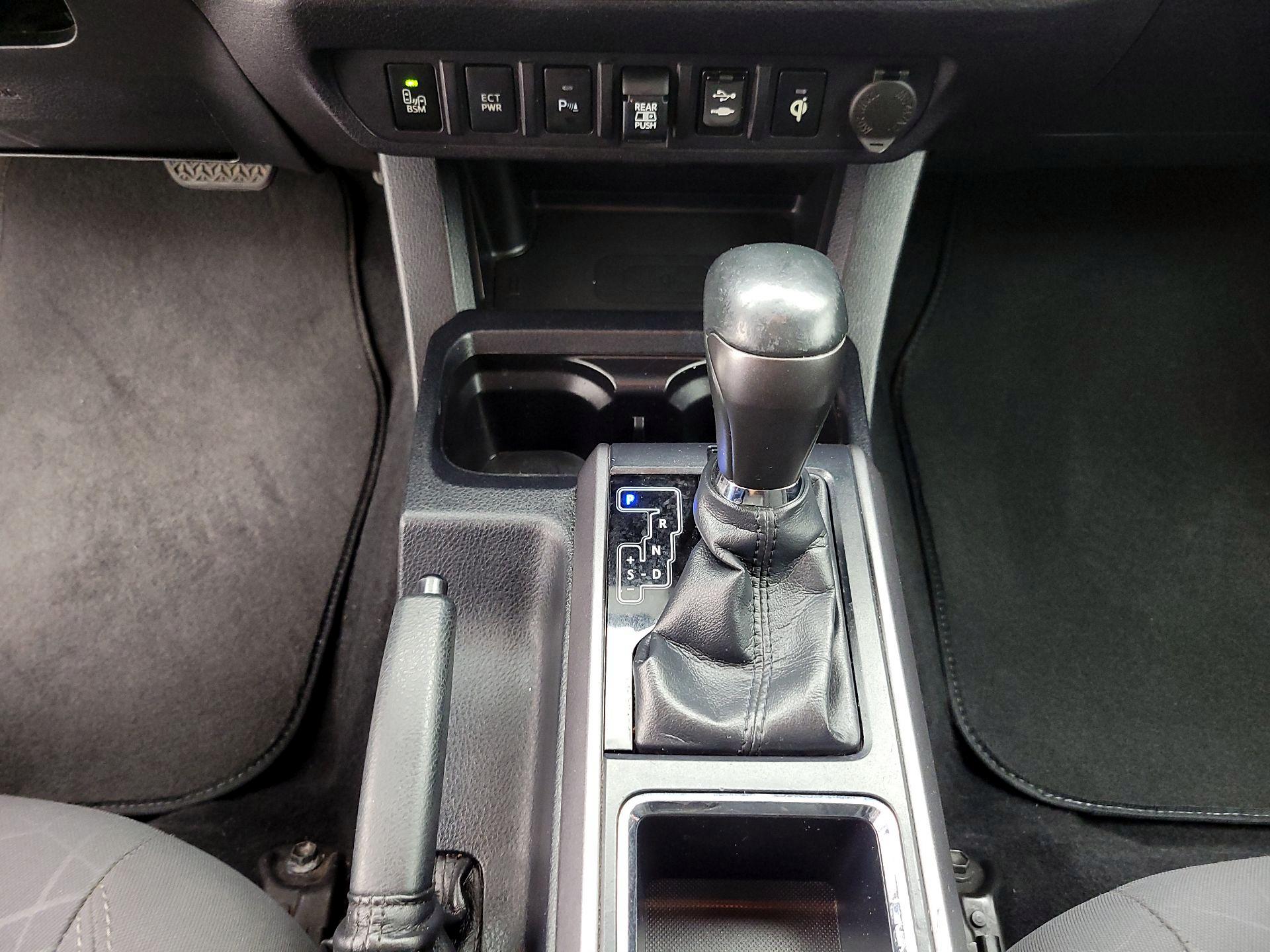 Thumbnail: 2019 Toyota Tacoma - 18