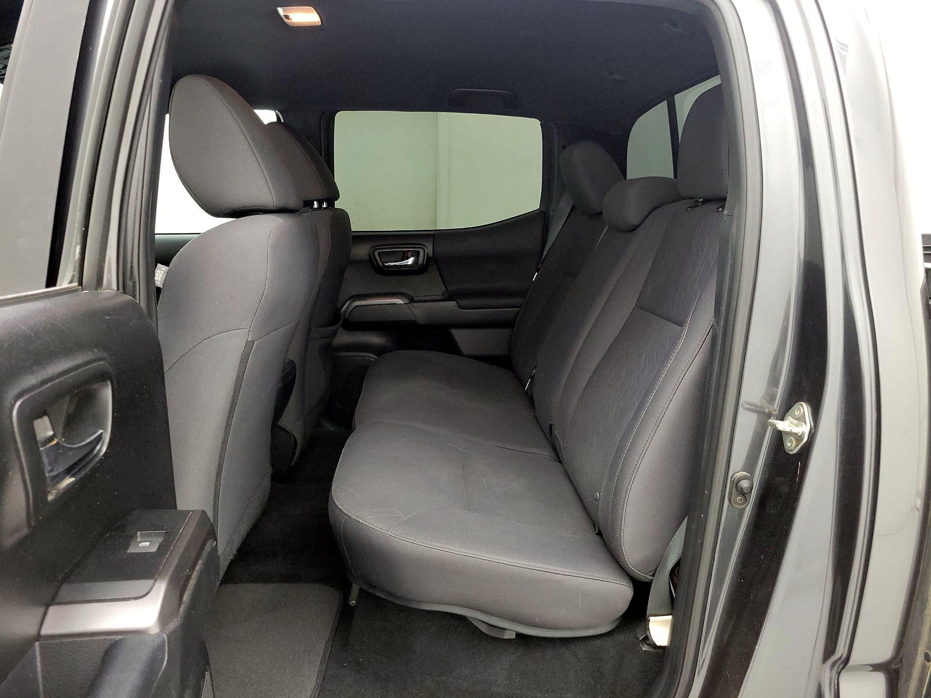 Thumbnail: 2019 Toyota Tacoma - 20