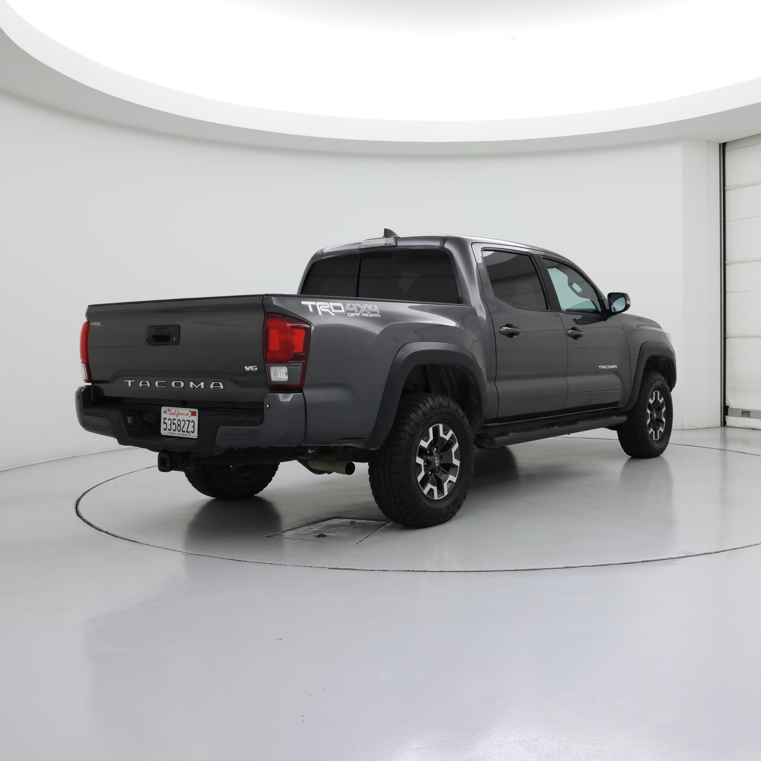 Thumbnail: 2019 Toyota Tacoma - 8