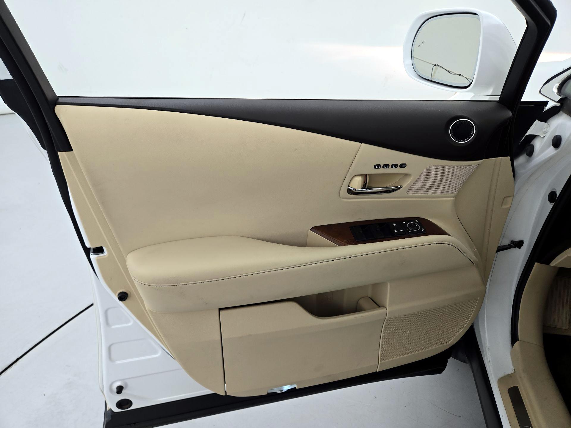 Thumbnail: 2015 Lexus RX - 12