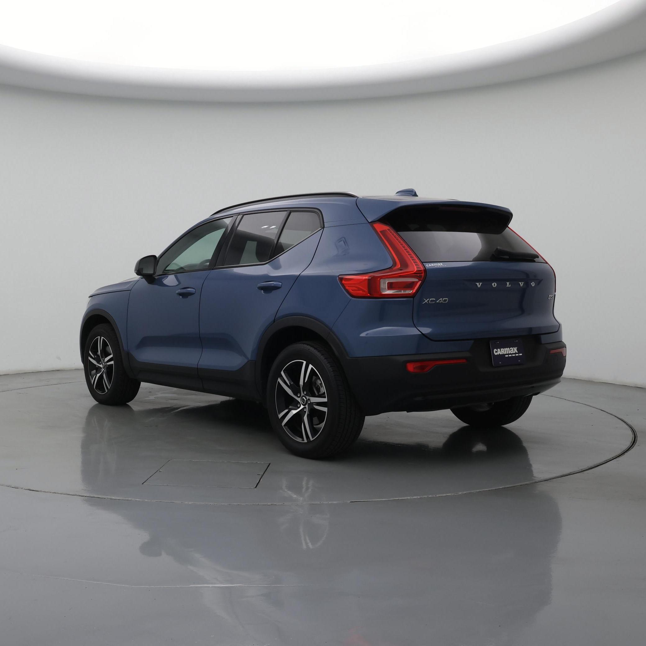 Thumbnail: 2024 Volvo XC40 - 2