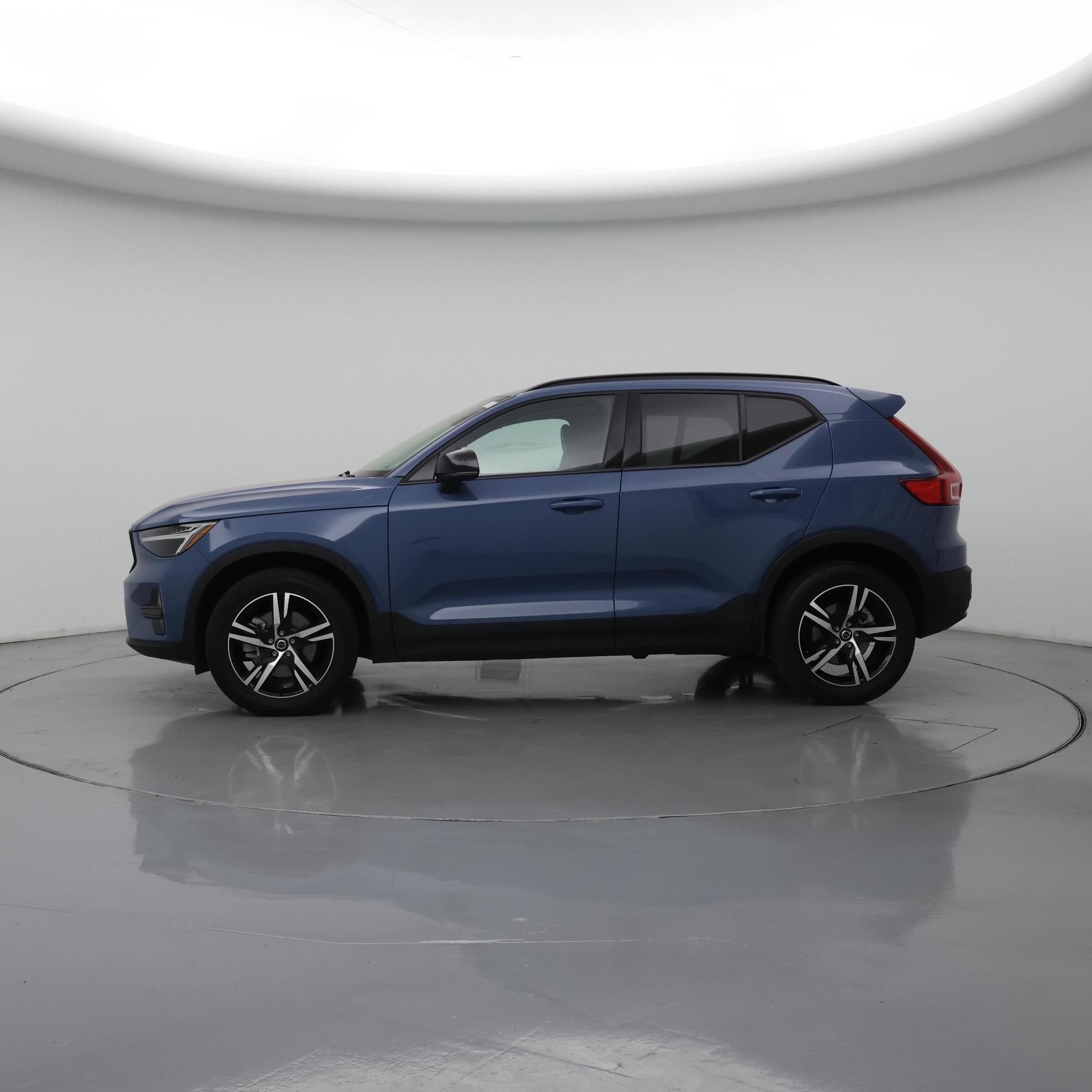 Thumbnail: 2024 Volvo XC40 - 3