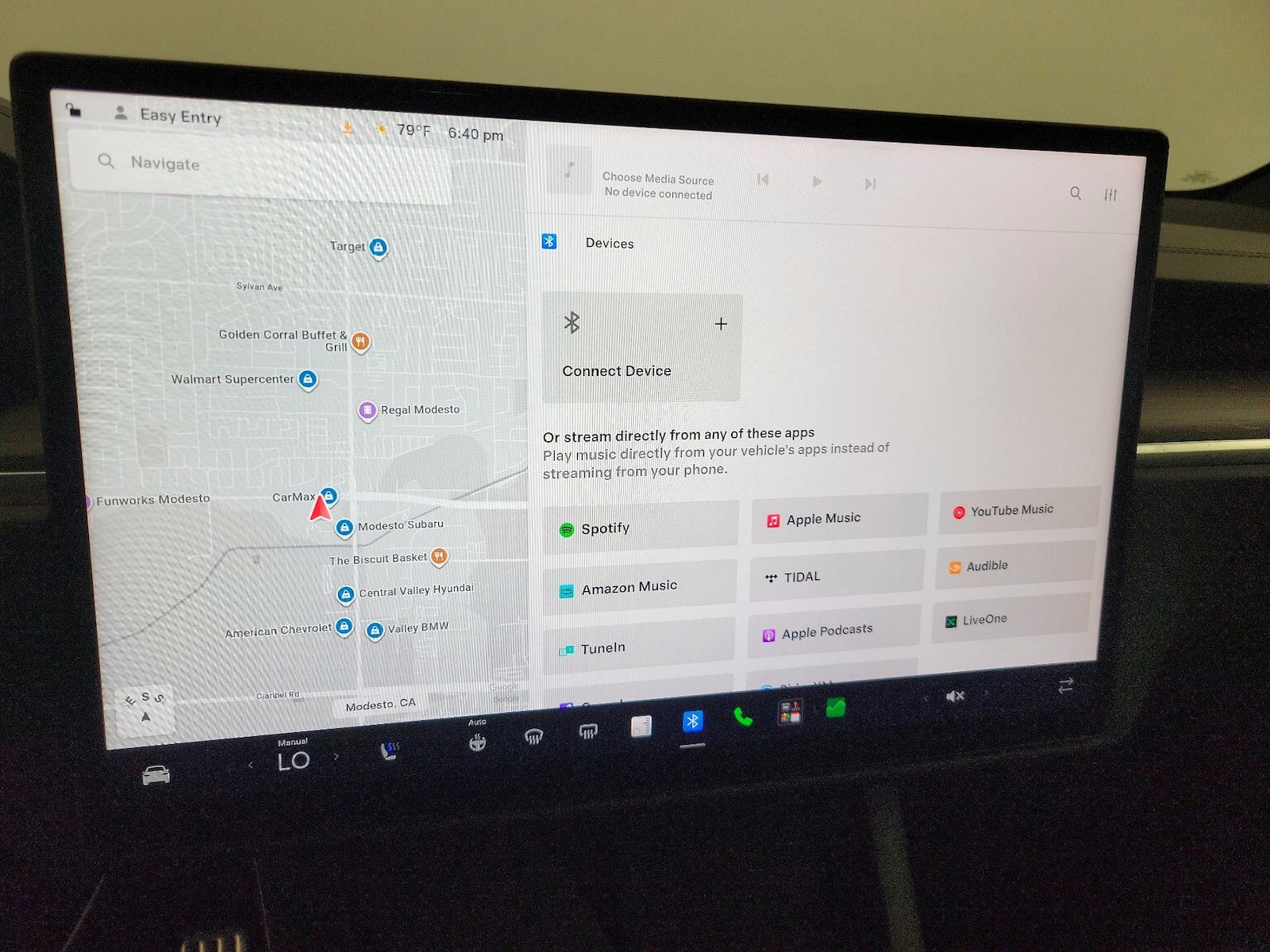 2023 Tesla Model X Long Range - Photo 16