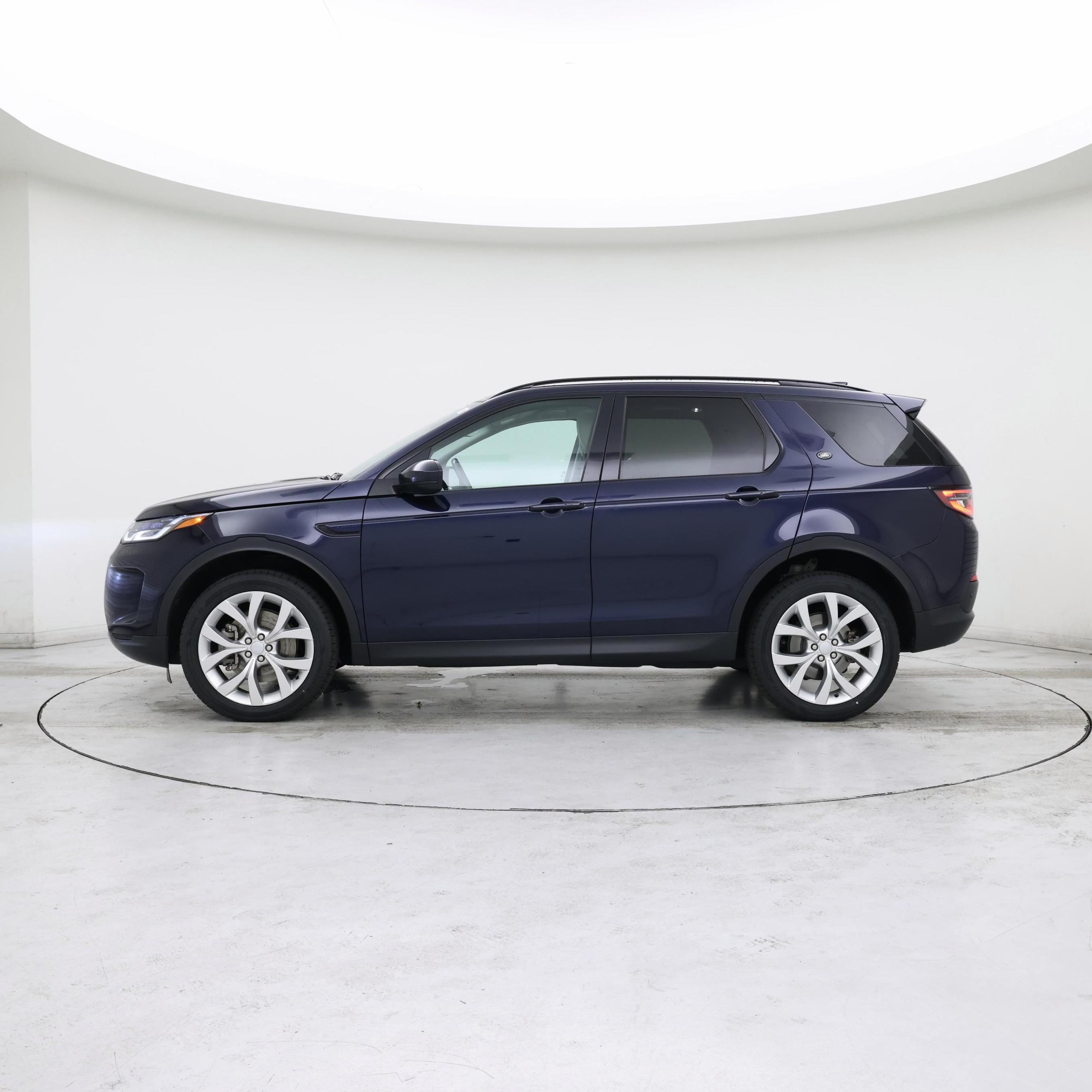 Thumbnail: 2022 Land Rover Discovery Sport - 3