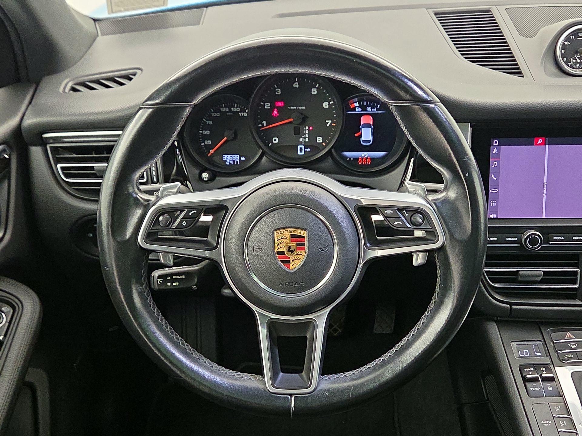 Thumbnail: 2021 Porsche Macan - 10