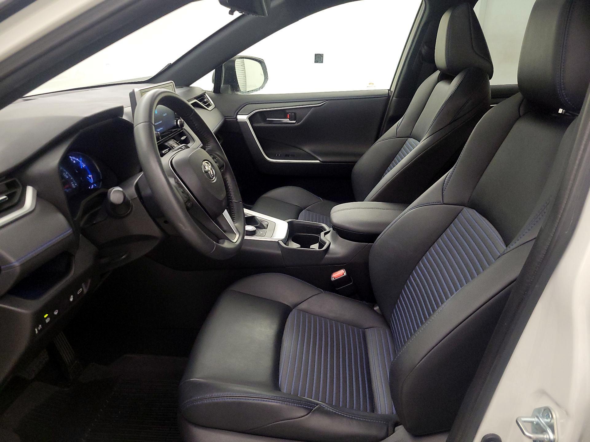 Thumbnail: 2021 Toyota RAV4 - 11