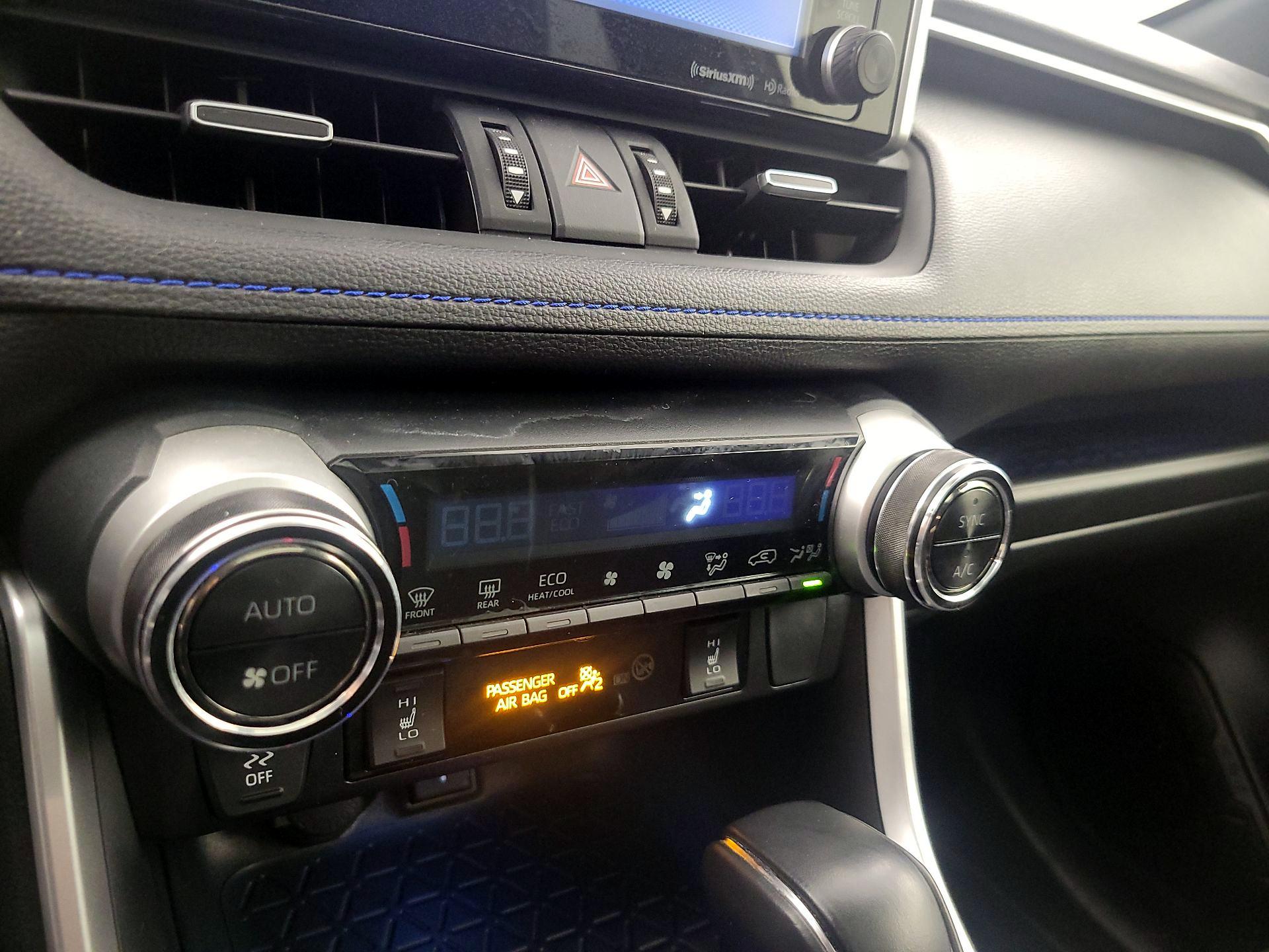 Thumbnail: 2021 Toyota RAV4 - 16