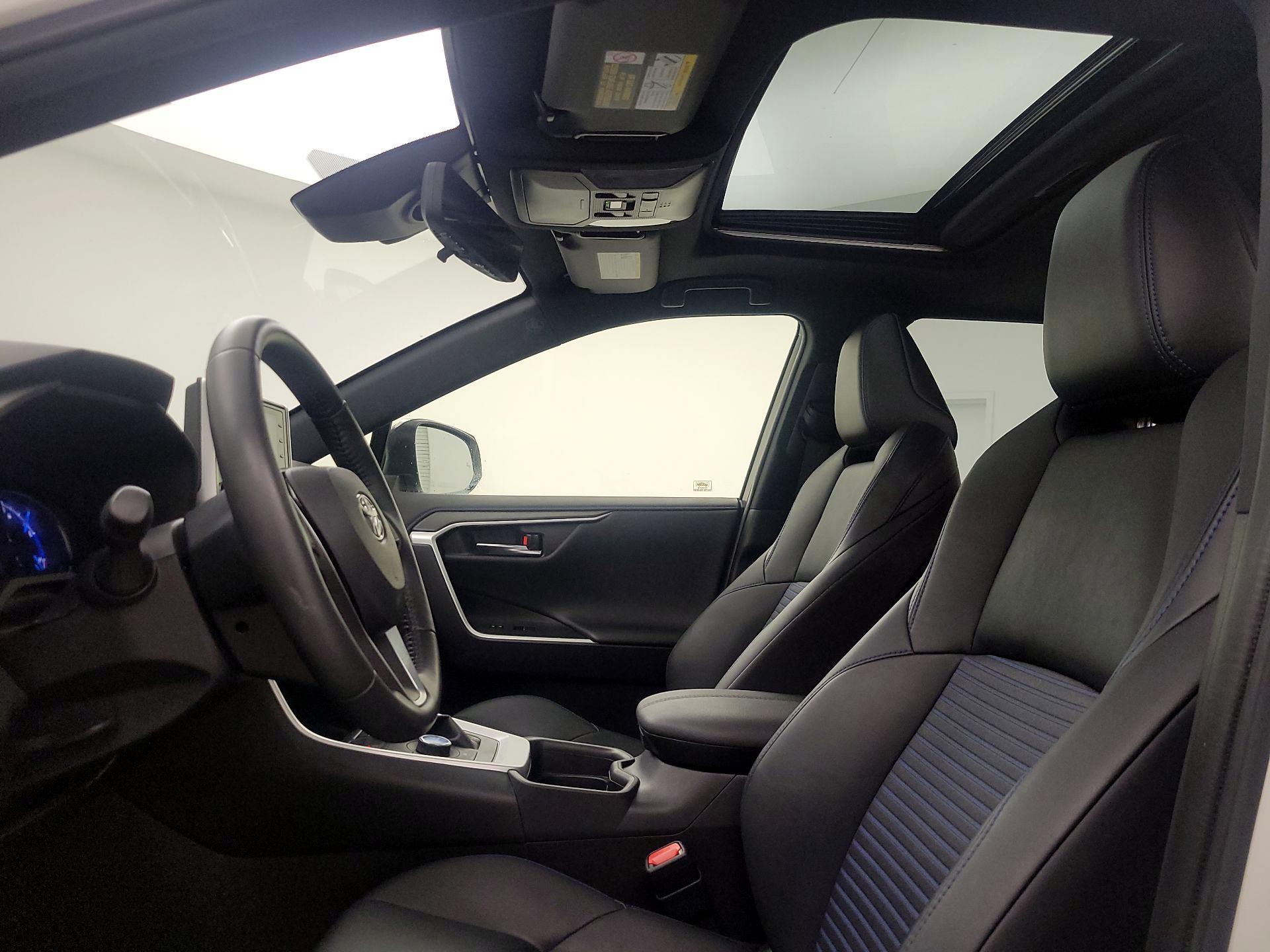 Thumbnail: 2021 Toyota RAV4 - 19