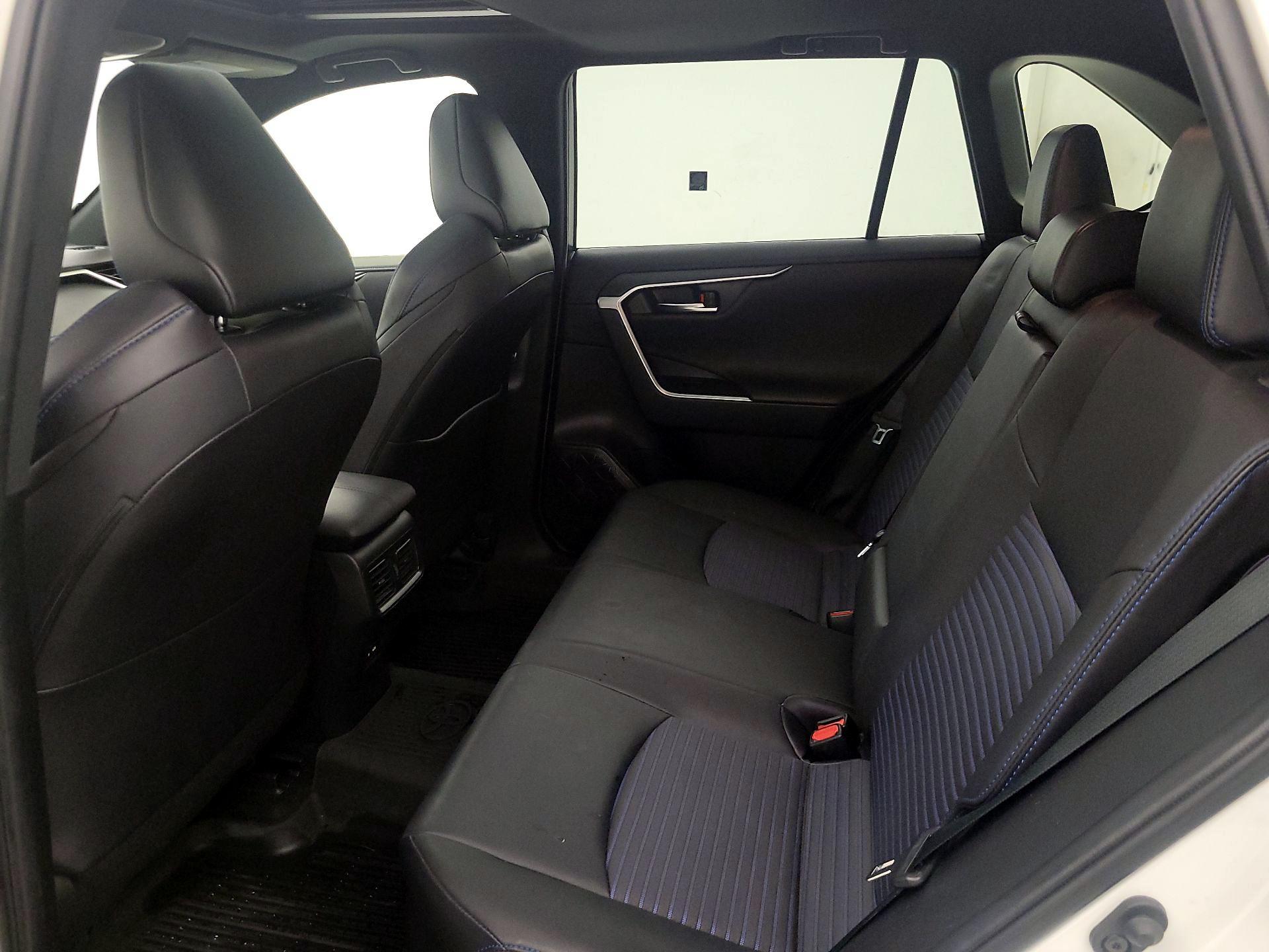 Thumbnail: 2021 Toyota RAV4 - 20