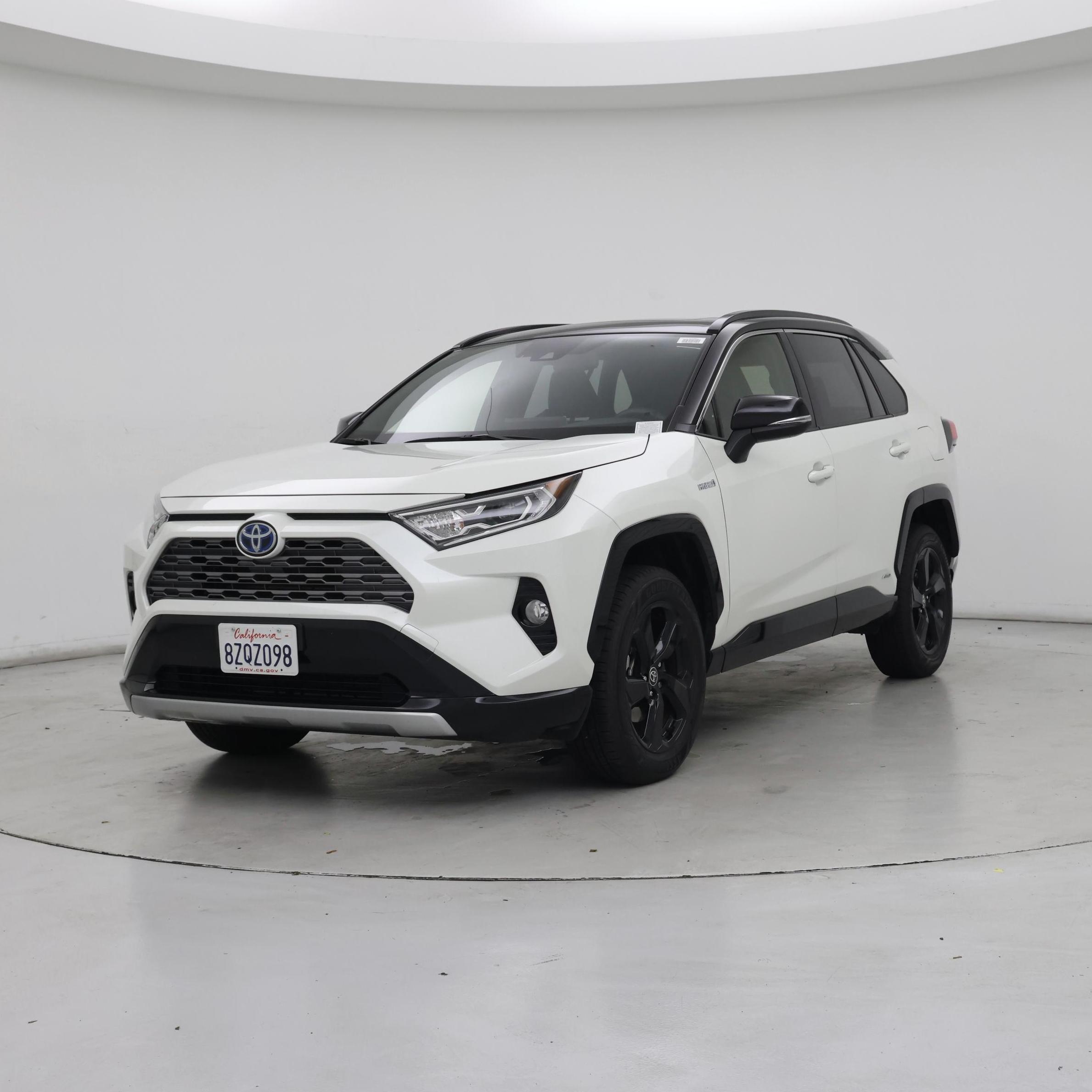 Thumbnail: 2021 Toyota RAV4 - 4