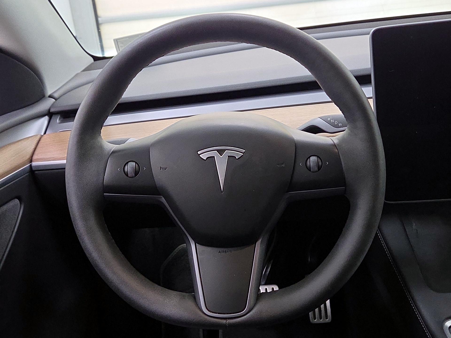 Thumbnail: 2023 Tesla Model Y - 10