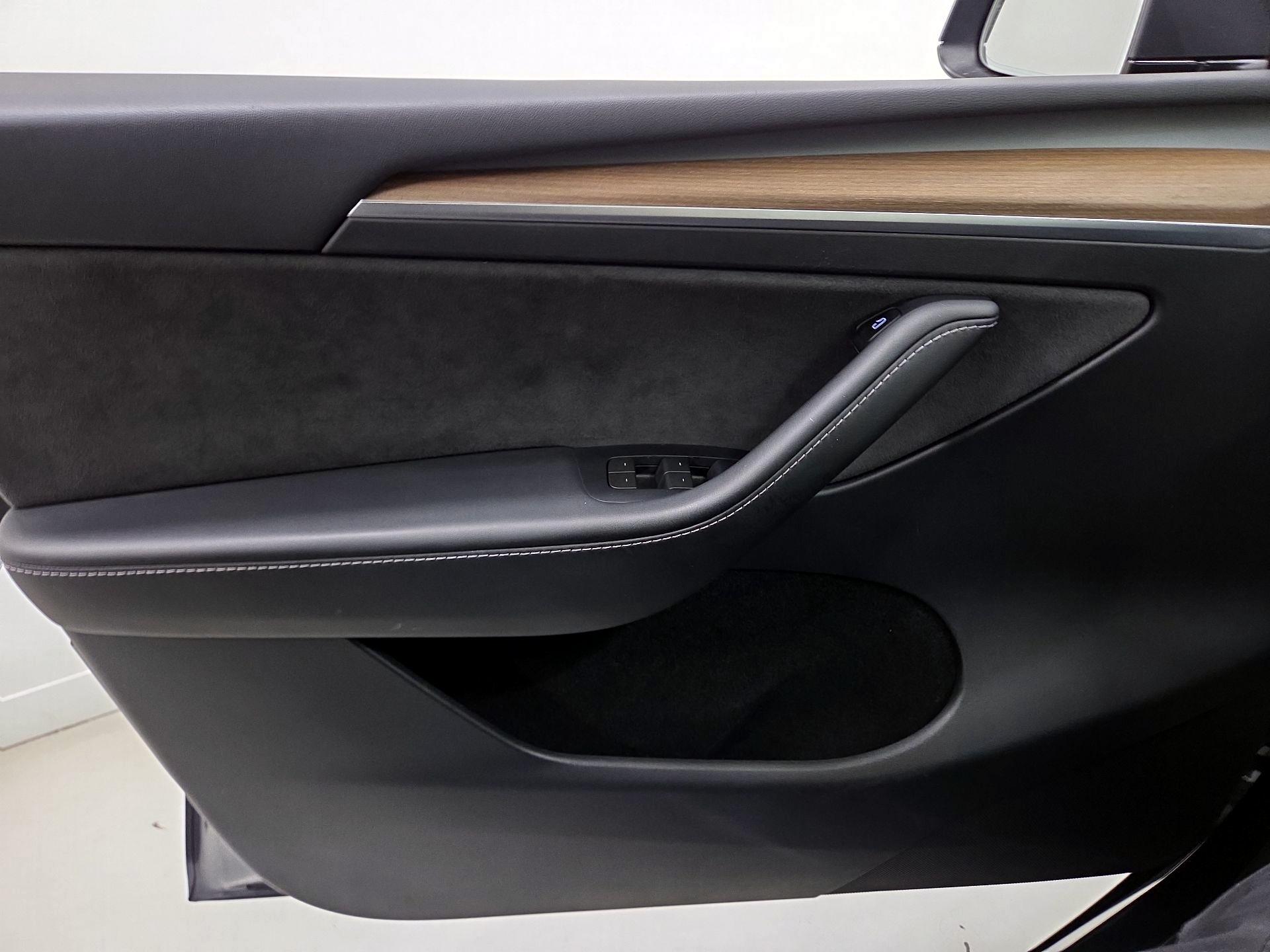 Thumbnail: 2023 Tesla Model Y - 12