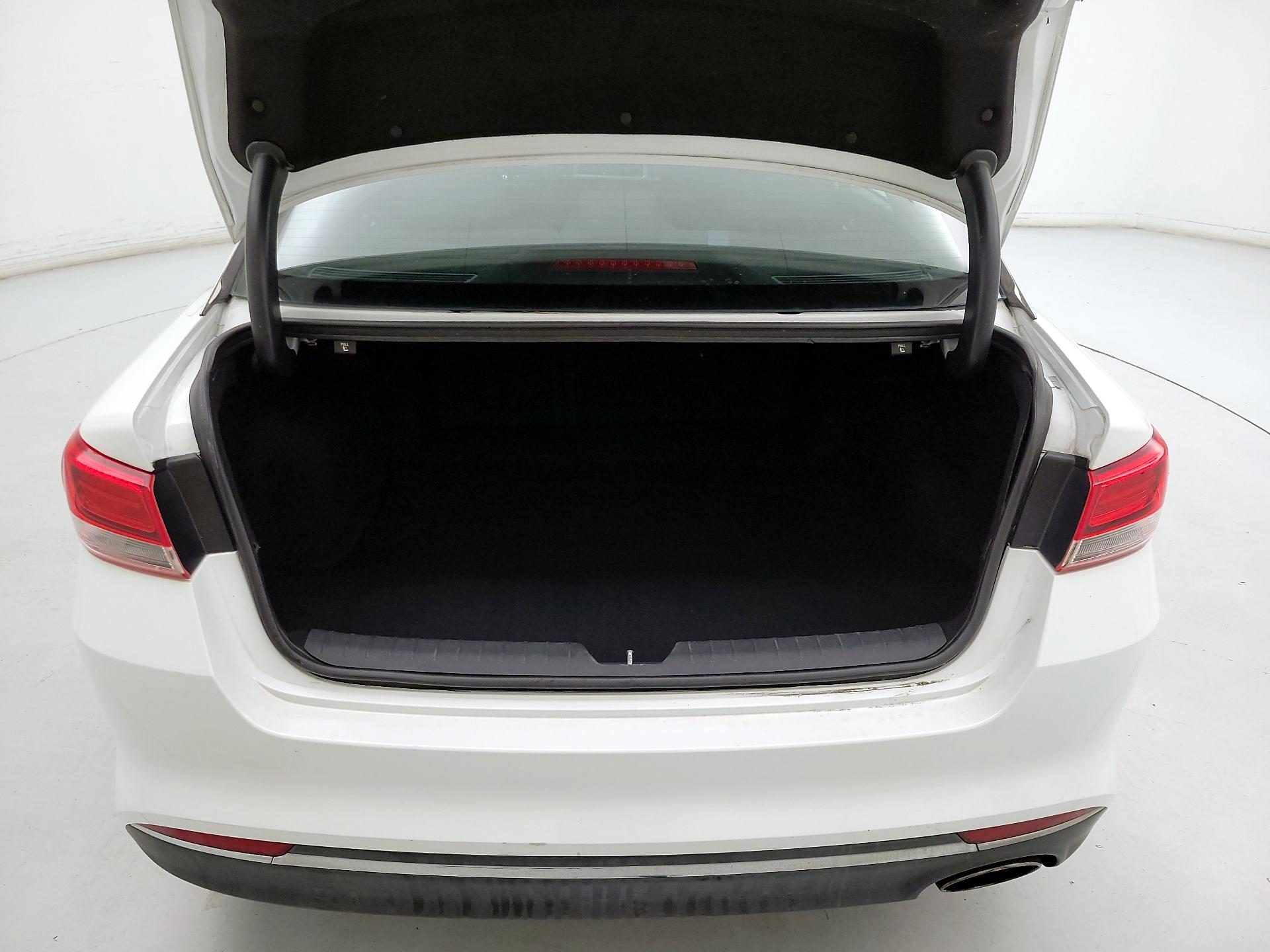 Thumbnail: 2016 Kia Optima - 20