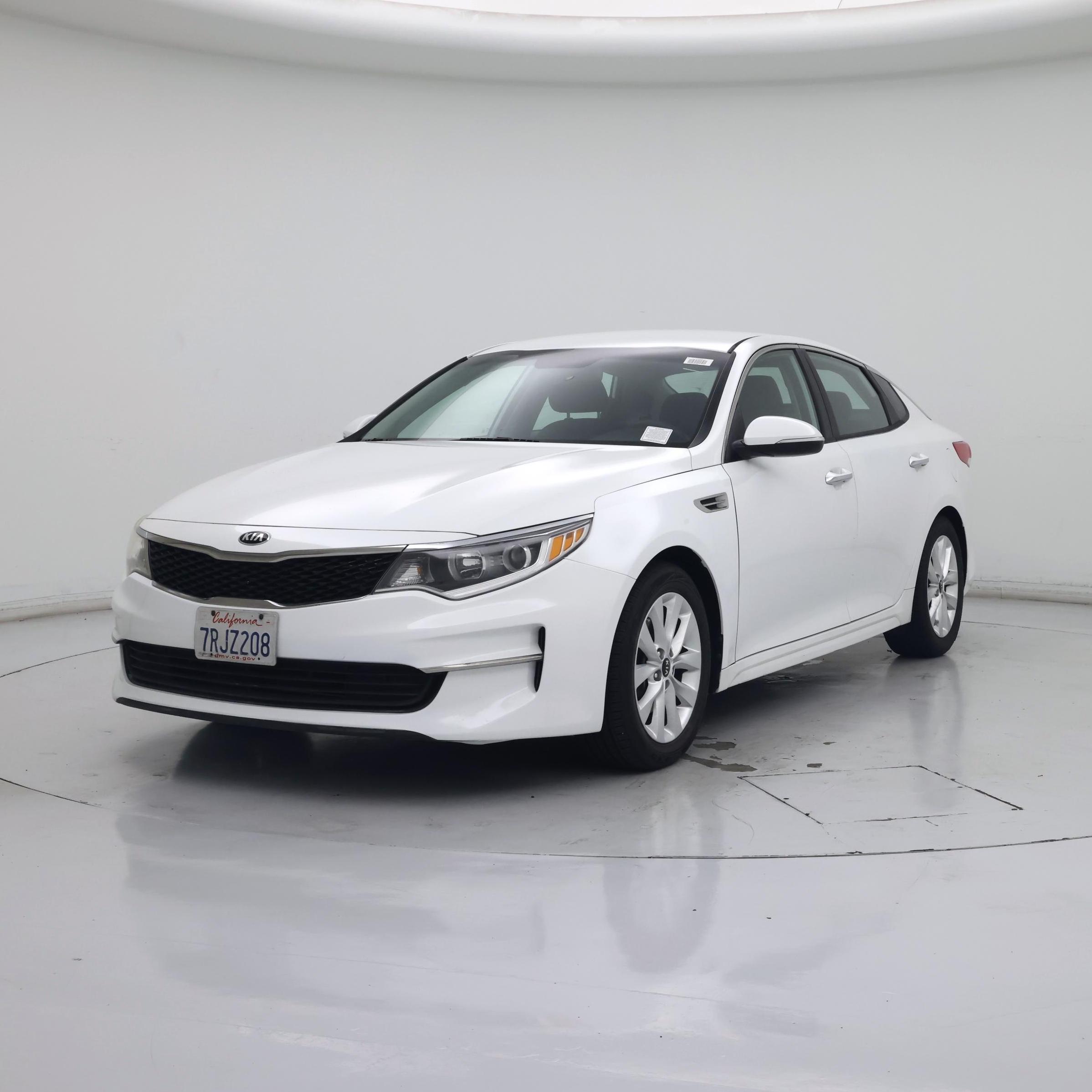 Thumbnail: 2016 Kia Optima - 4