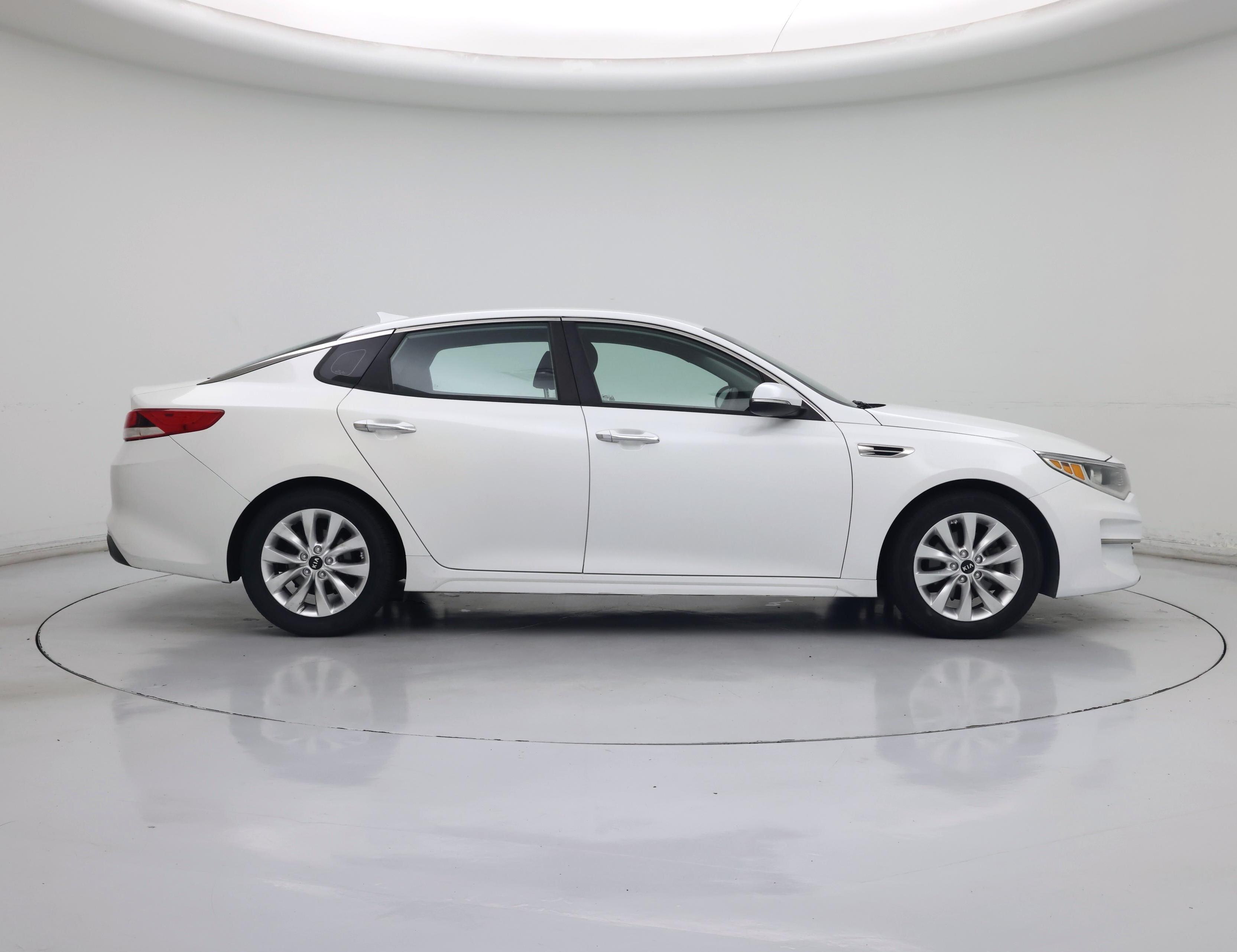 Thumbnail: 2016 Kia Optima - 7