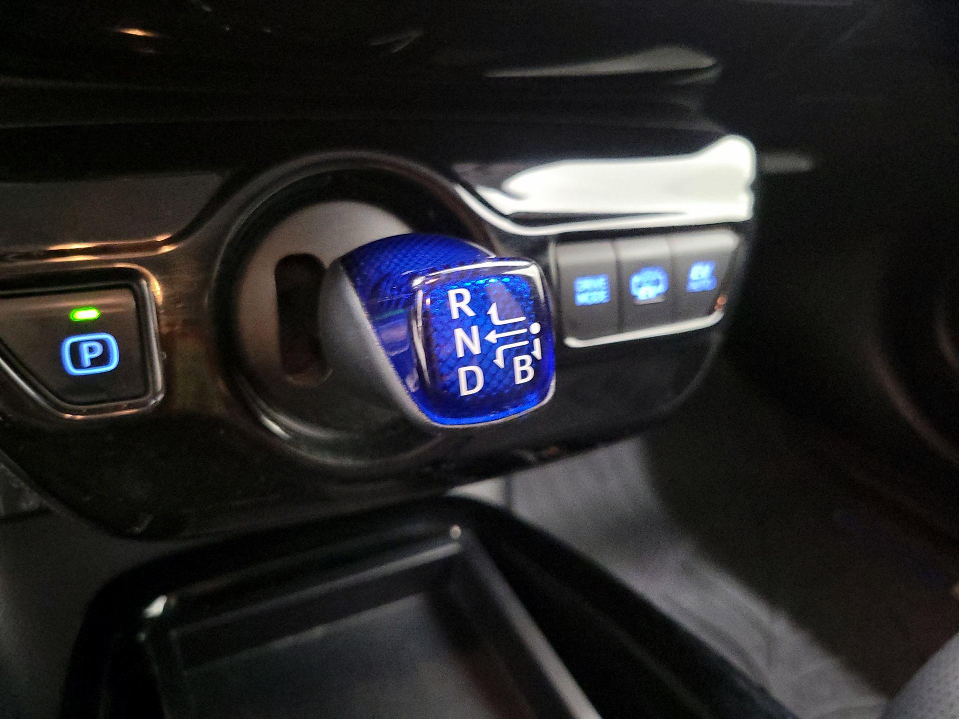 Thumbnail: 2019 Toyota Prius Prime - 16