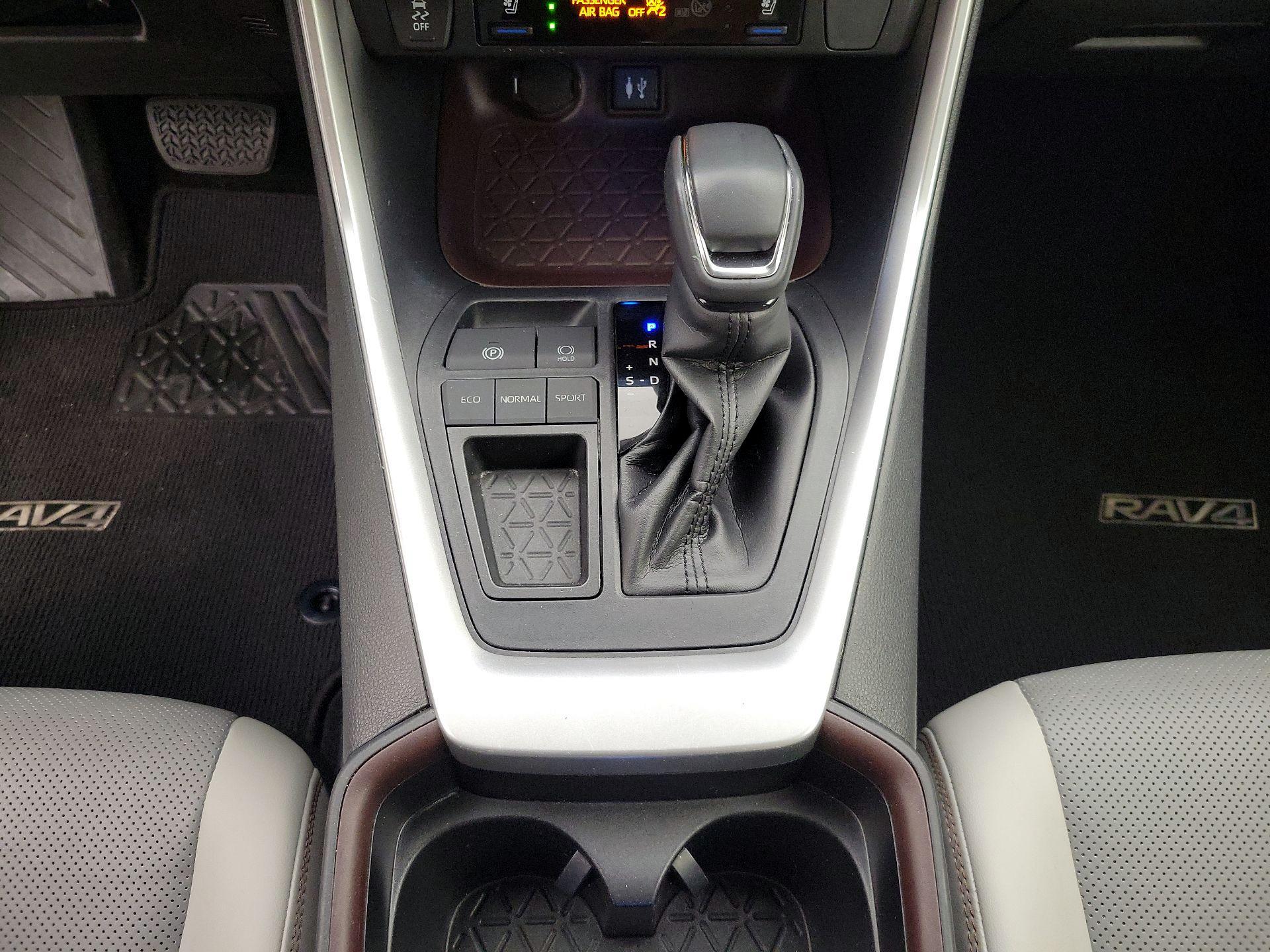 Thumbnail: 2019 Toyota RAV4 - 18