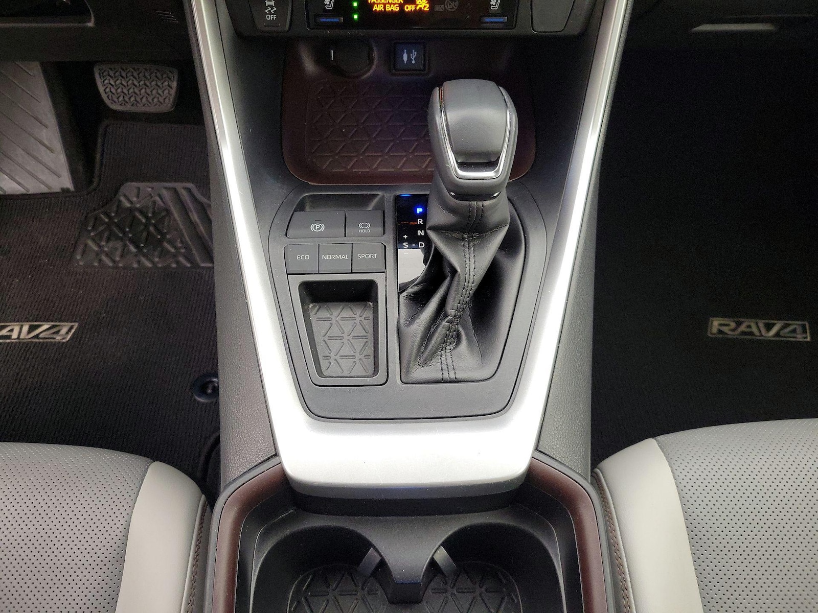 2019 Toyota RAV4 Limited - Photo 19