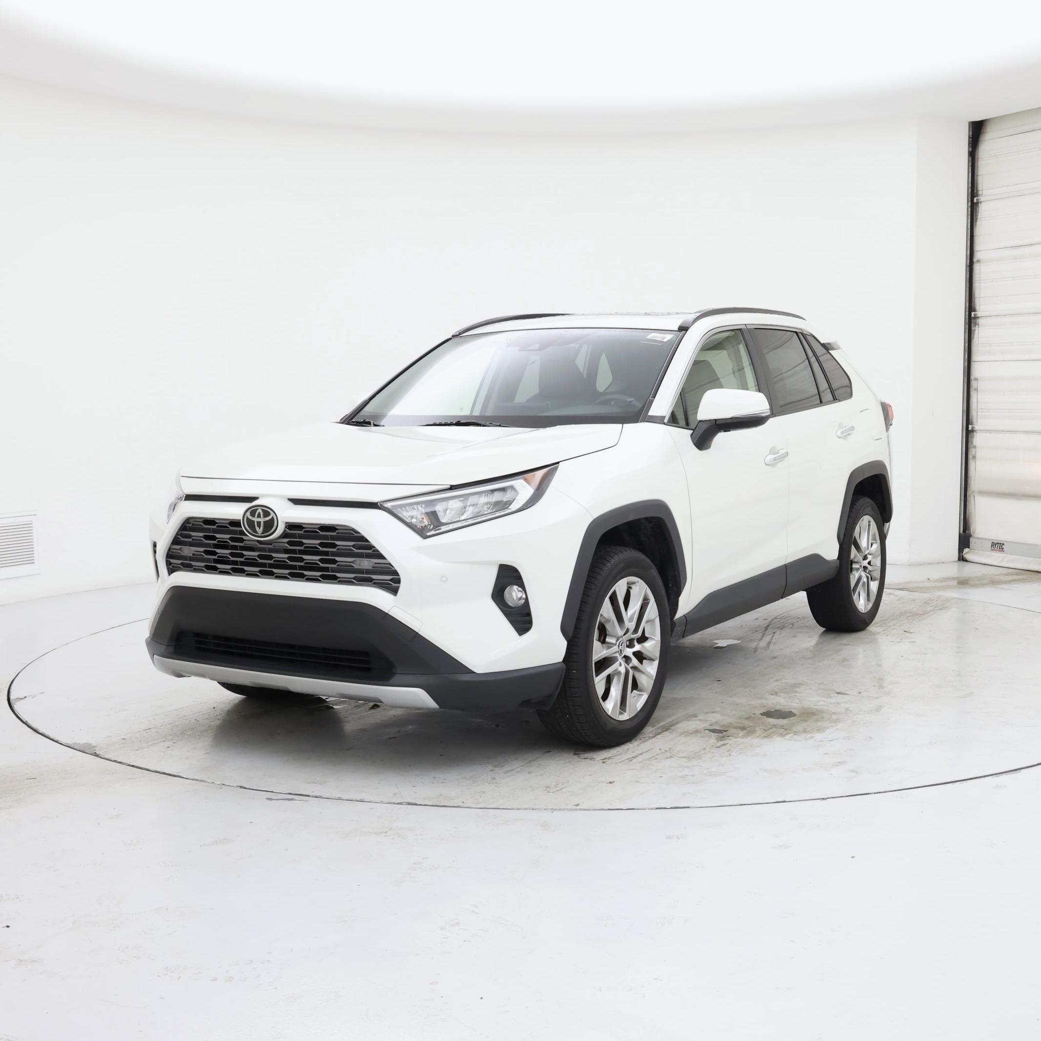 Thumbnail: 2019 Toyota RAV4 - 4