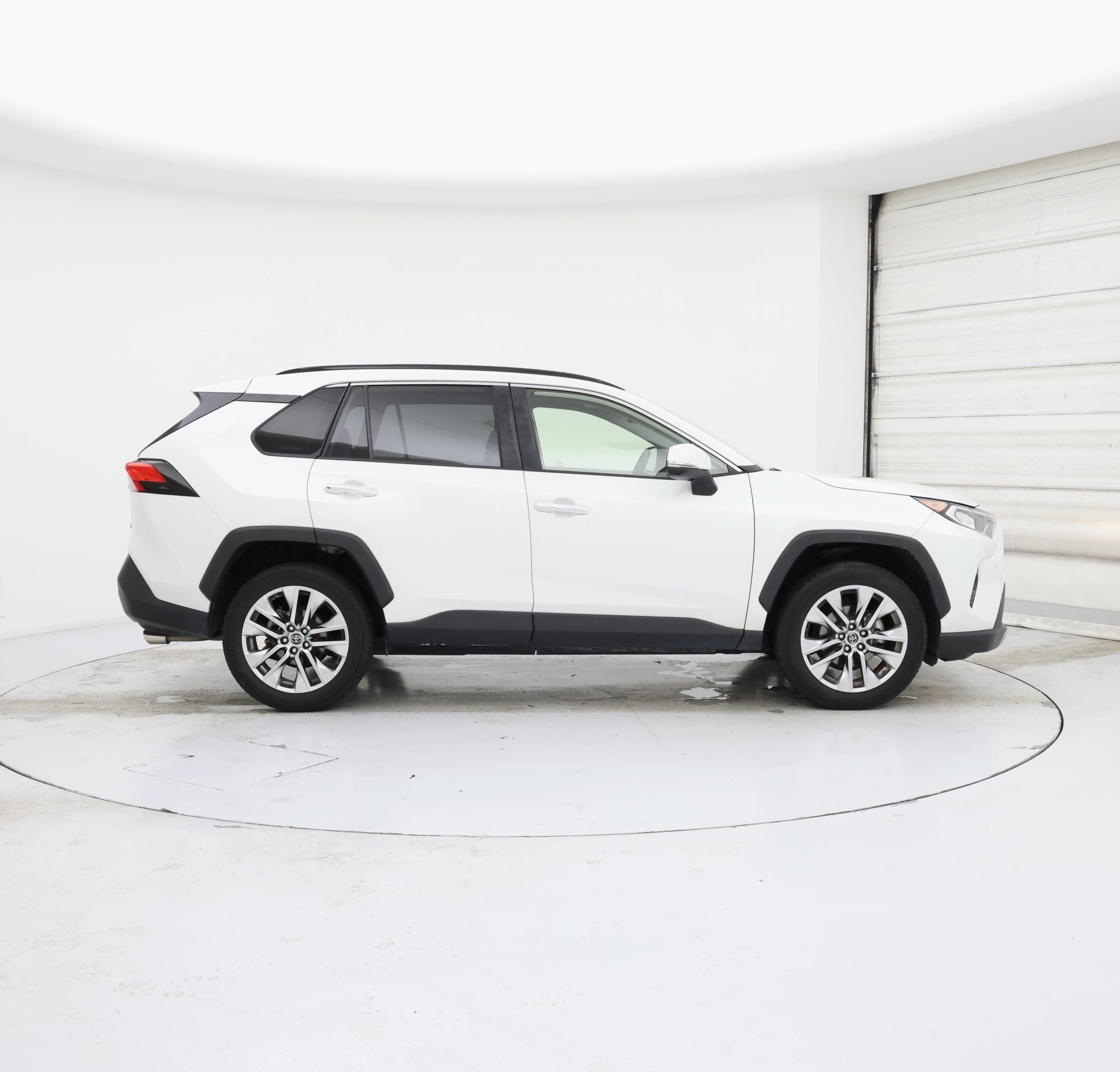 Thumbnail: 2019 Toyota RAV4 - 7