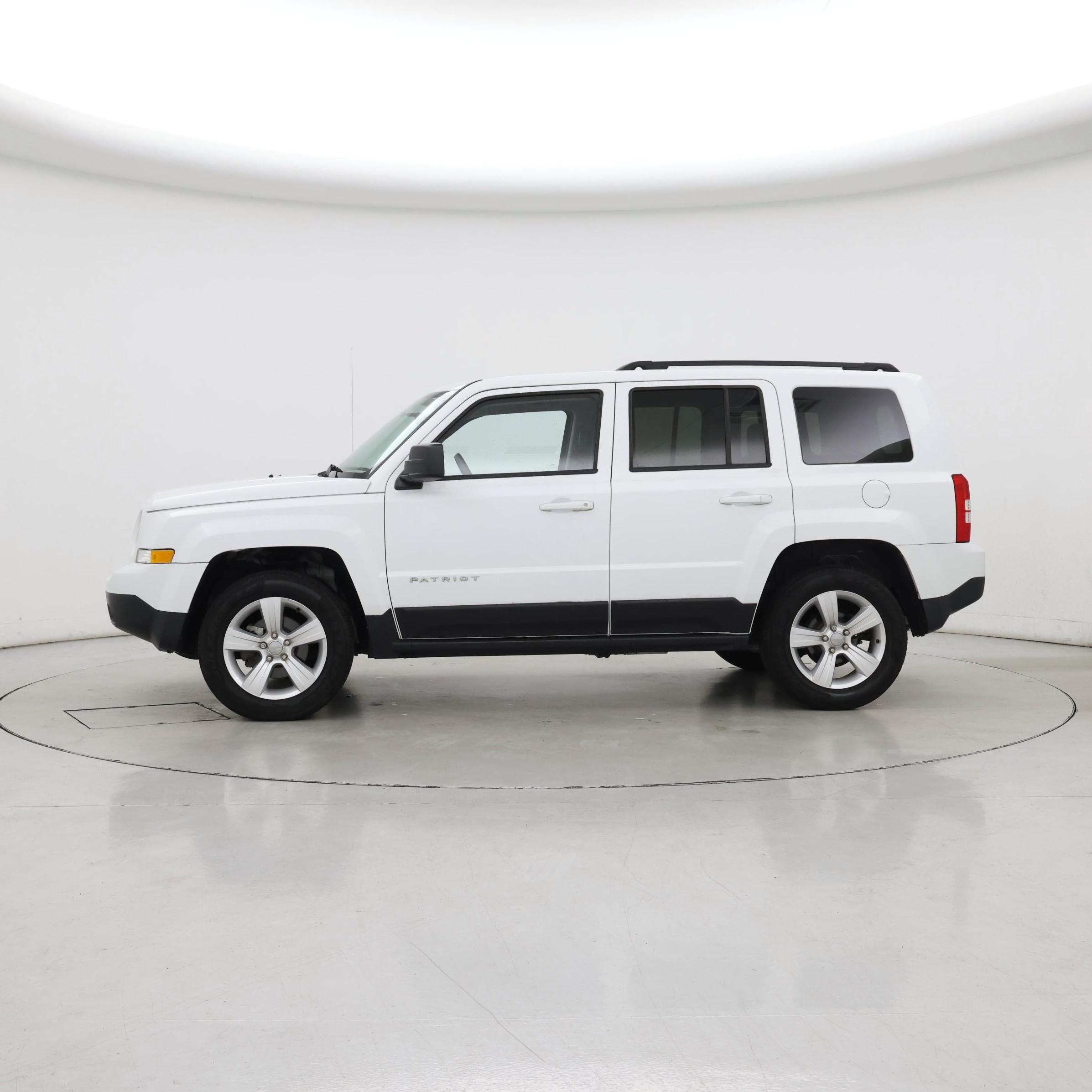 Thumbnail: 2015 Jeep Patriot - 3