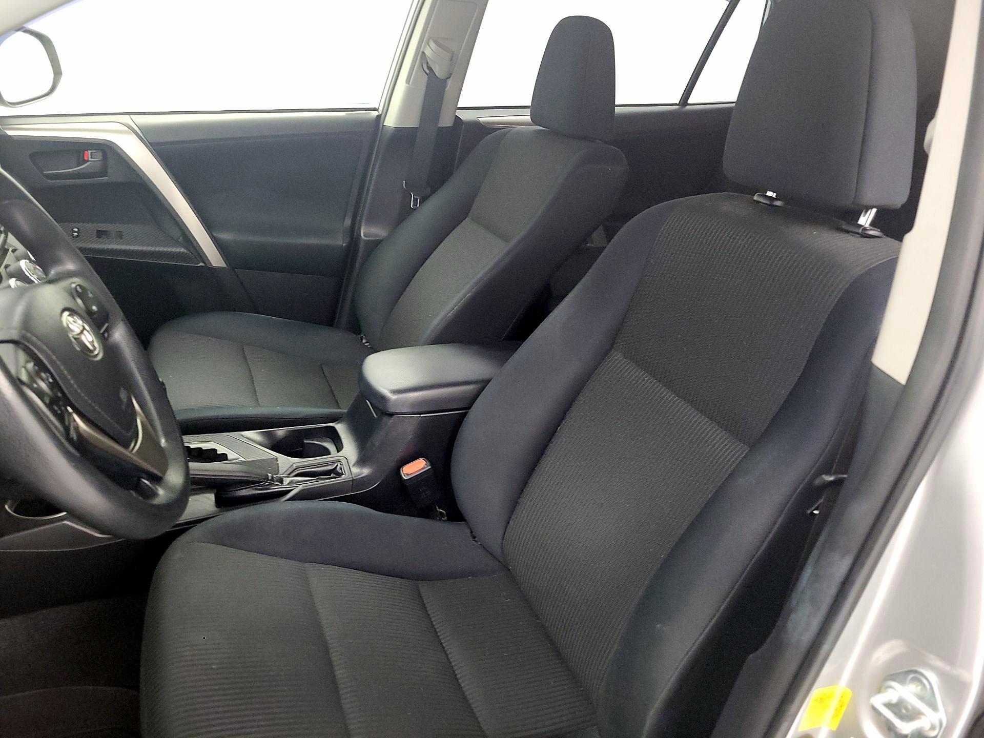 Thumbnail: 2014 Toyota RAV4 - 11