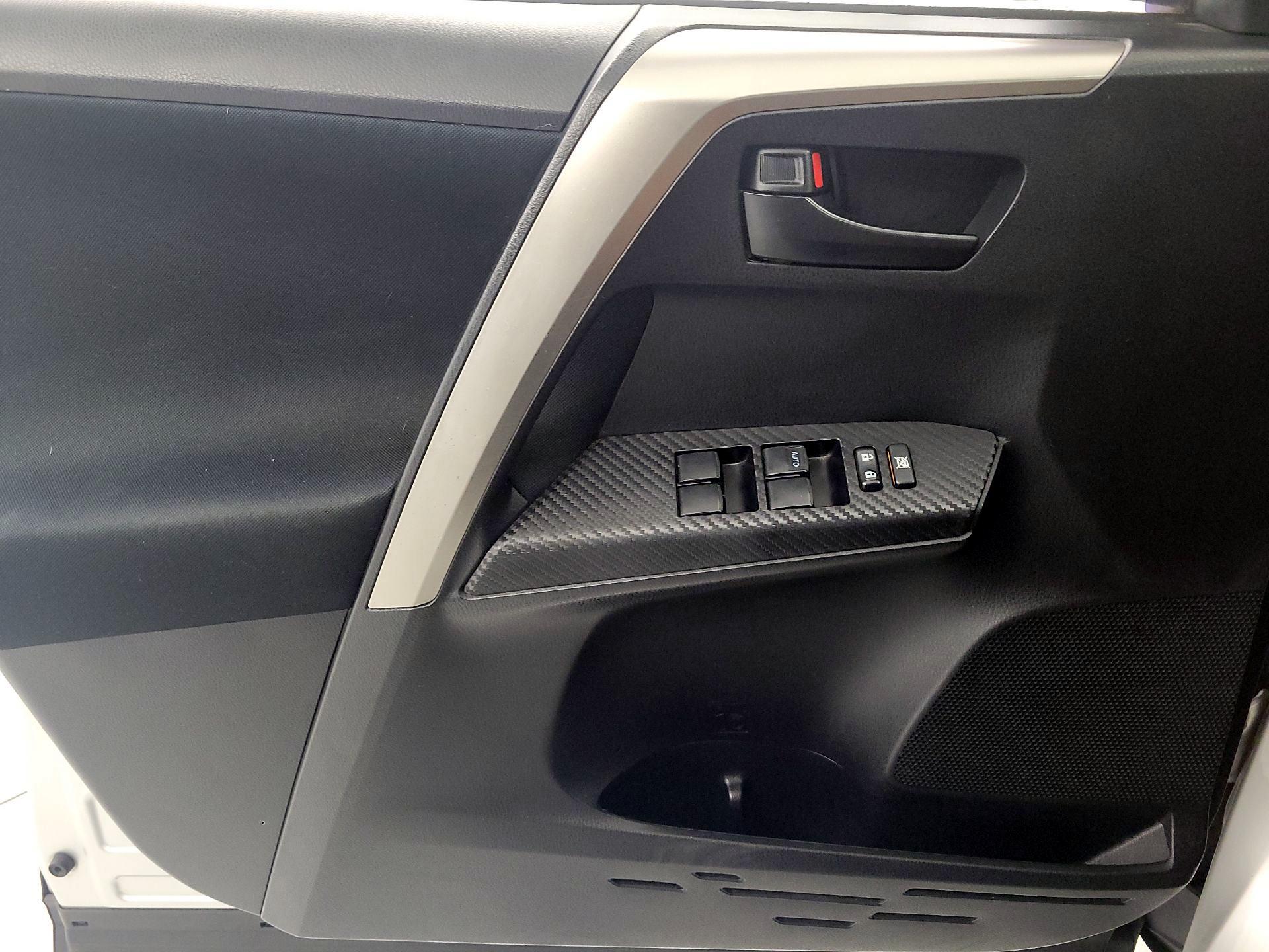 Thumbnail: 2014 Toyota RAV4 - 12