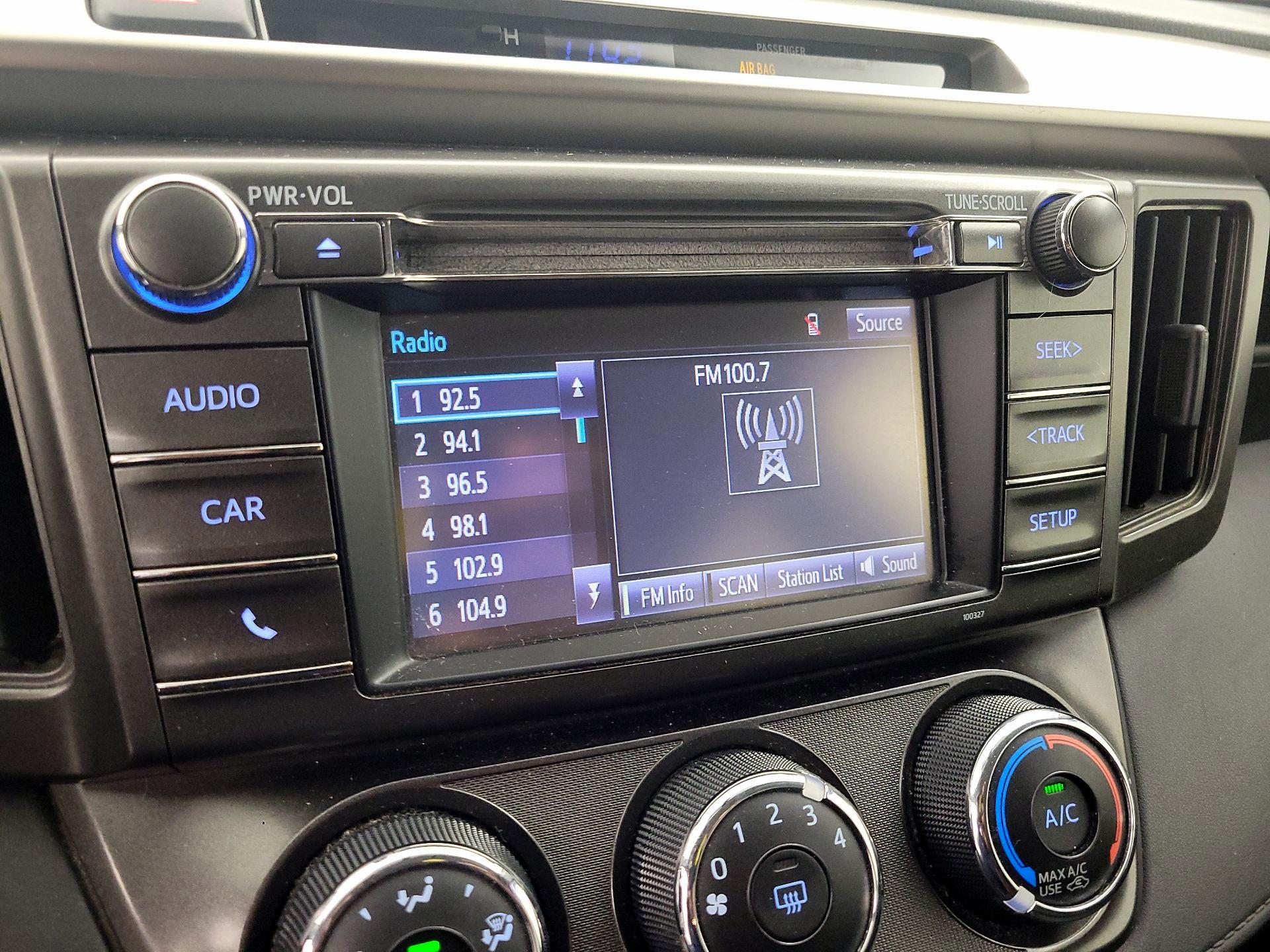 Thumbnail: 2014 Toyota RAV4 - 15
