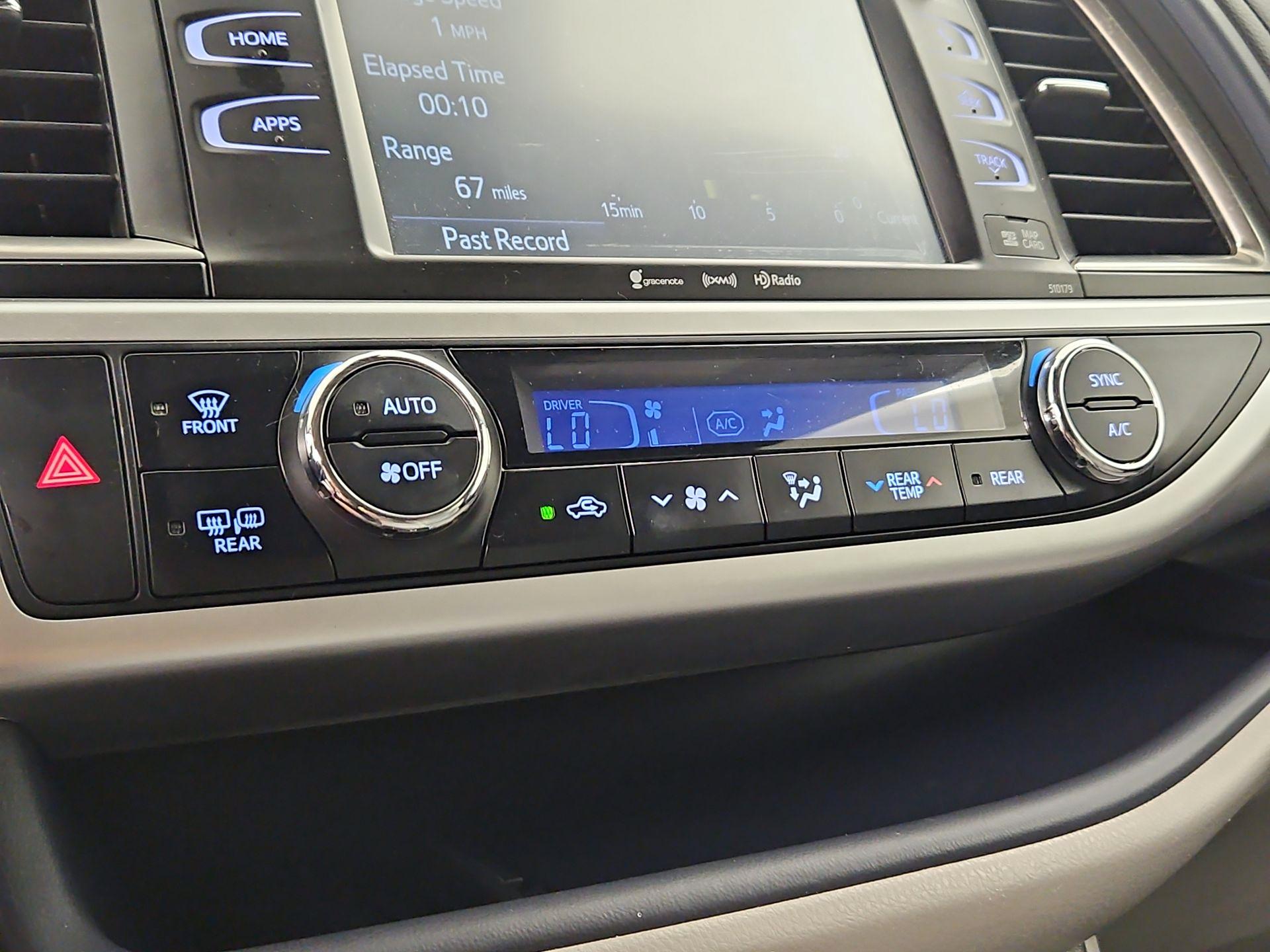 Thumbnail: 2018 Toyota Highlander - 16