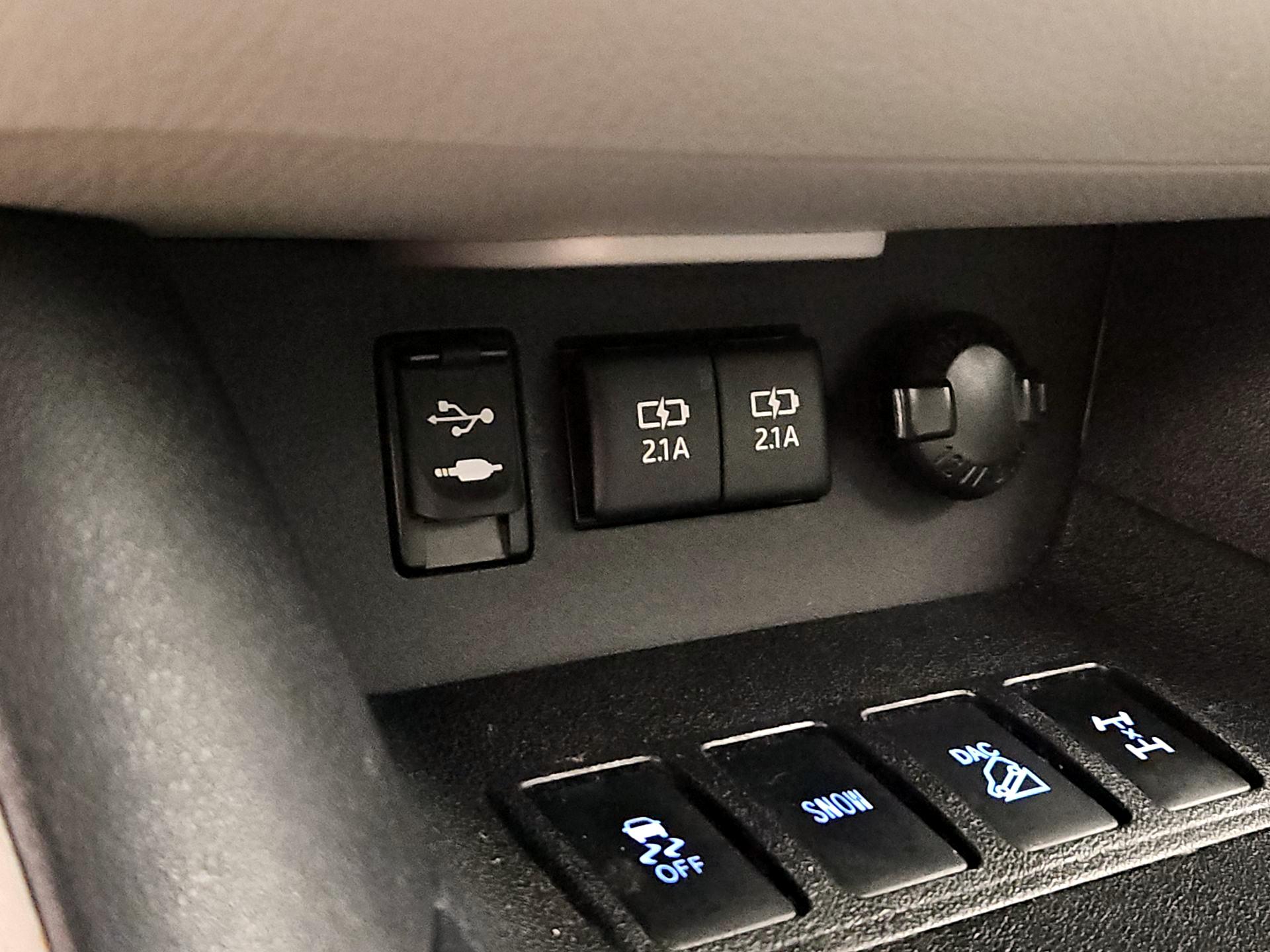 Thumbnail: 2018 Toyota Highlander - 18