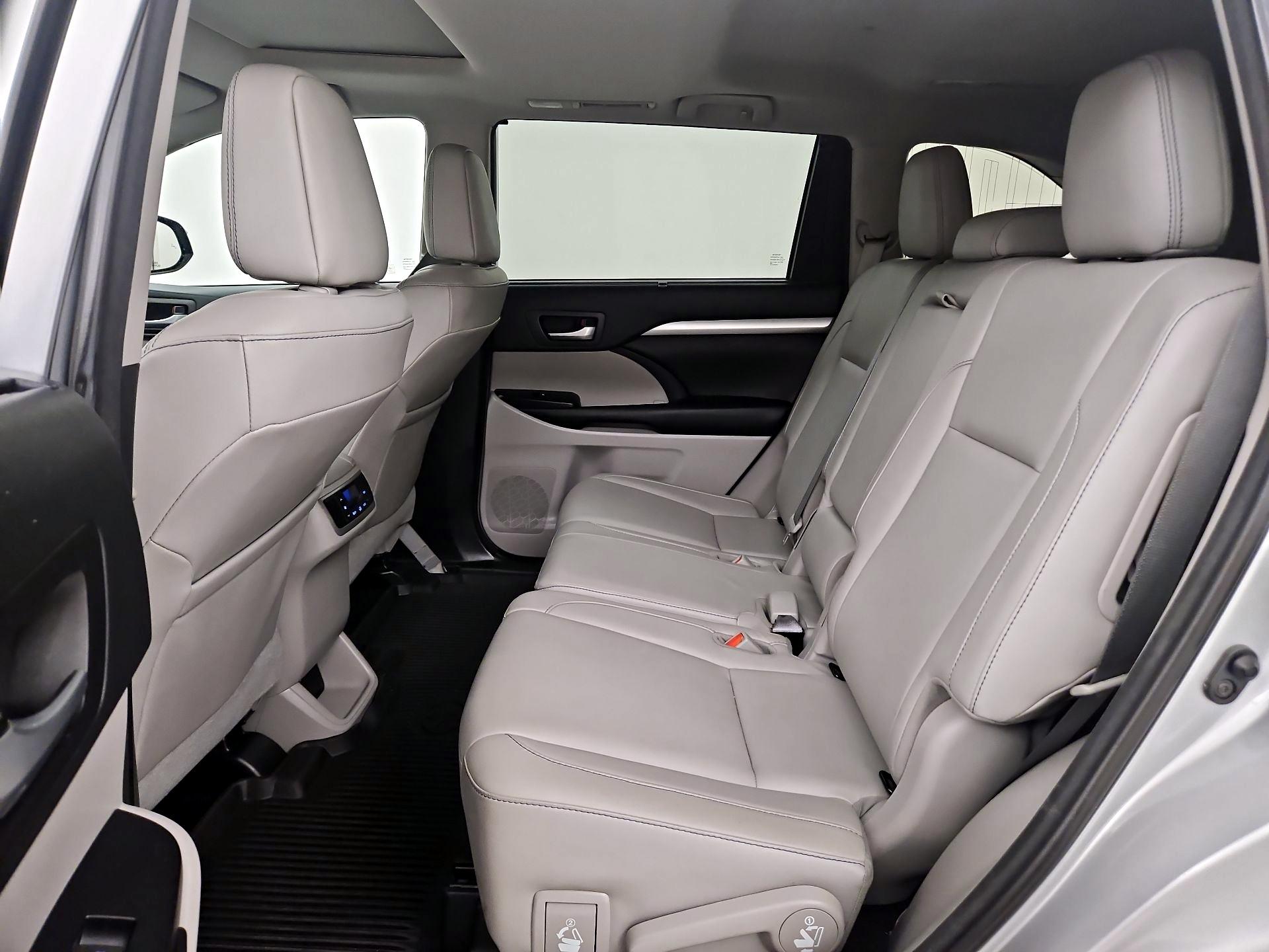 Thumbnail: 2018 Toyota Highlander - 20