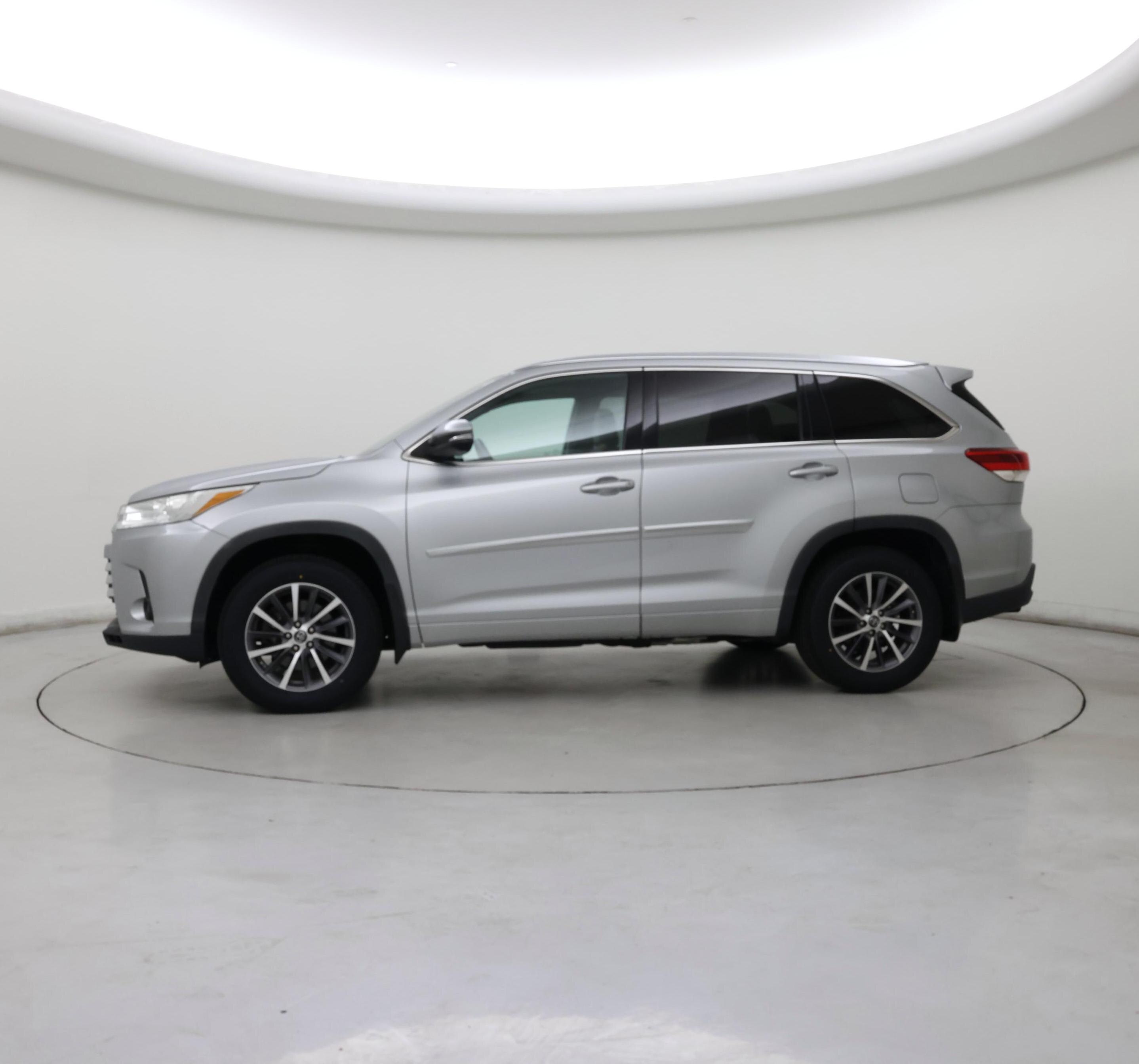 Thumbnail: 2018 Toyota Highlander - 3