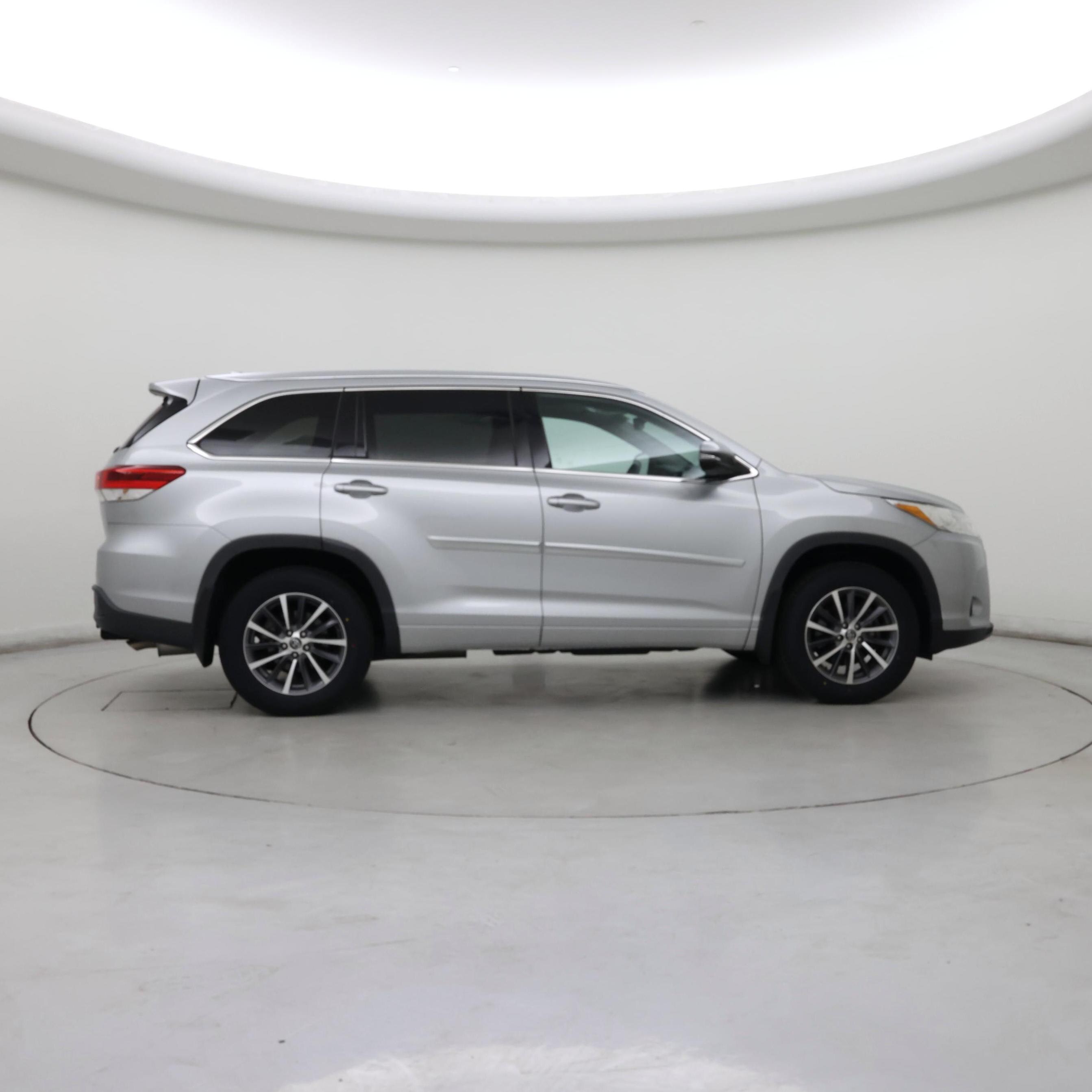Thumbnail: 2018 Toyota Highlander - 7