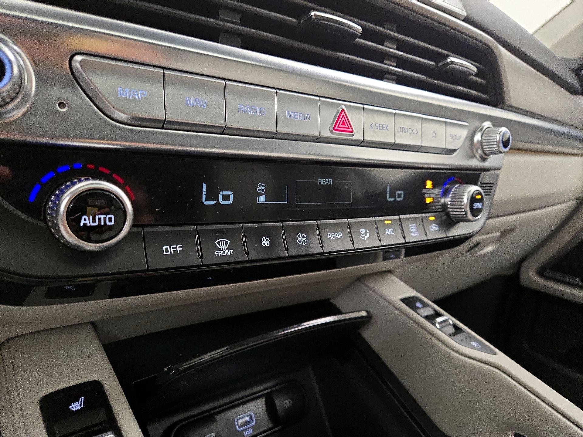 Thumbnail: 2021 Kia Telluride - 17