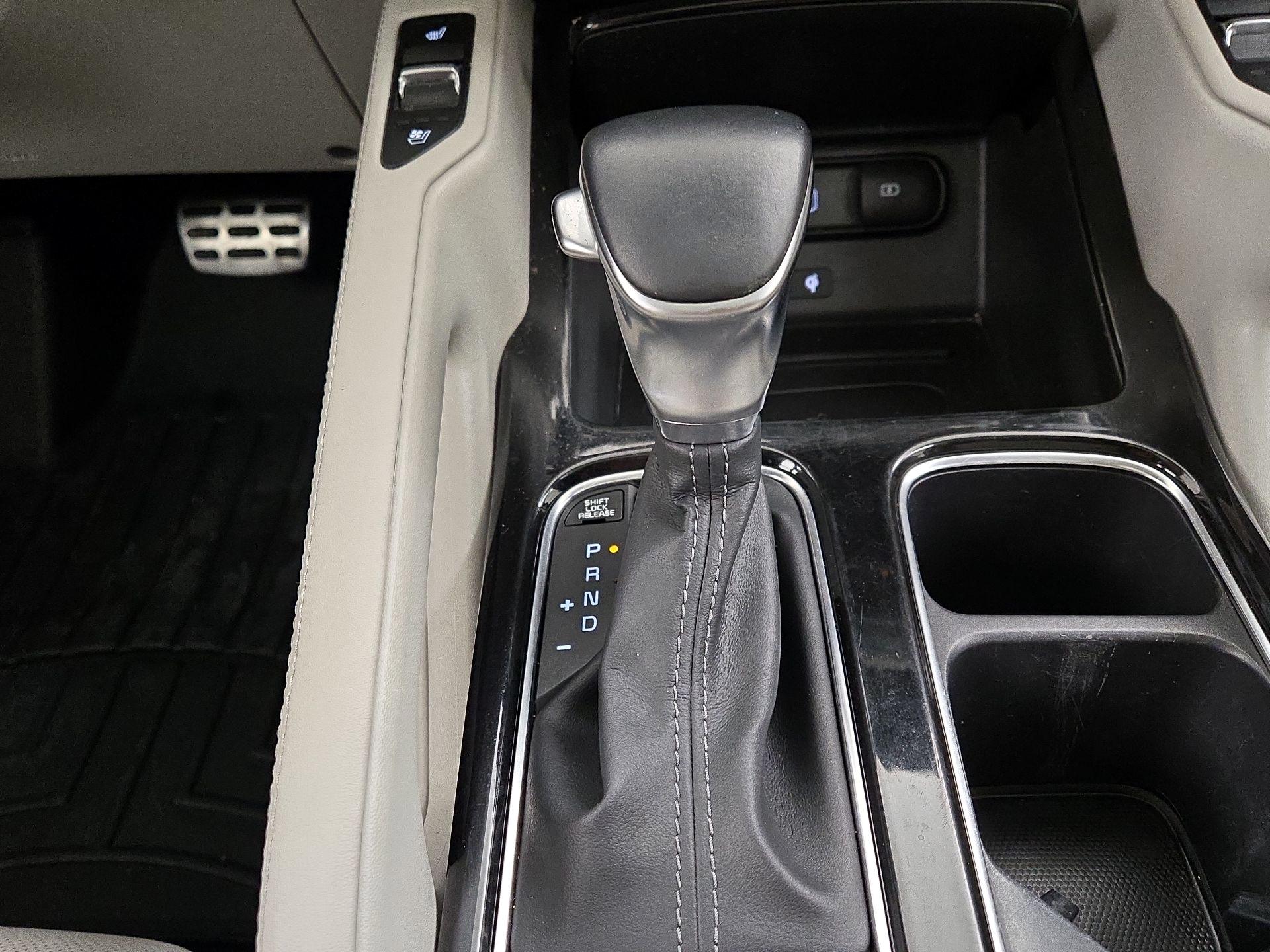 Thumbnail: 2021 Kia Telluride - 18