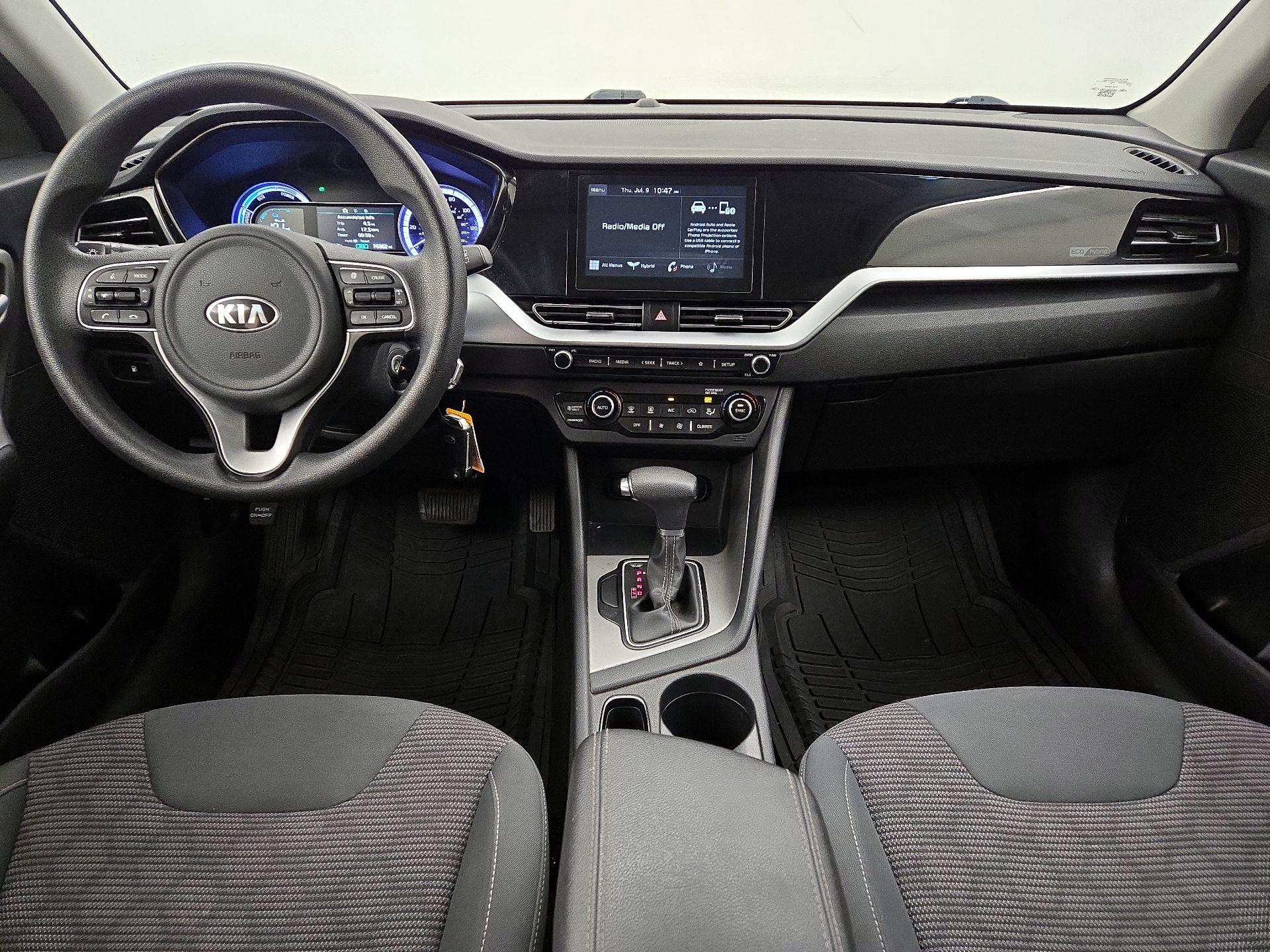 Thumbnail: 2020 Kia Niro - 9