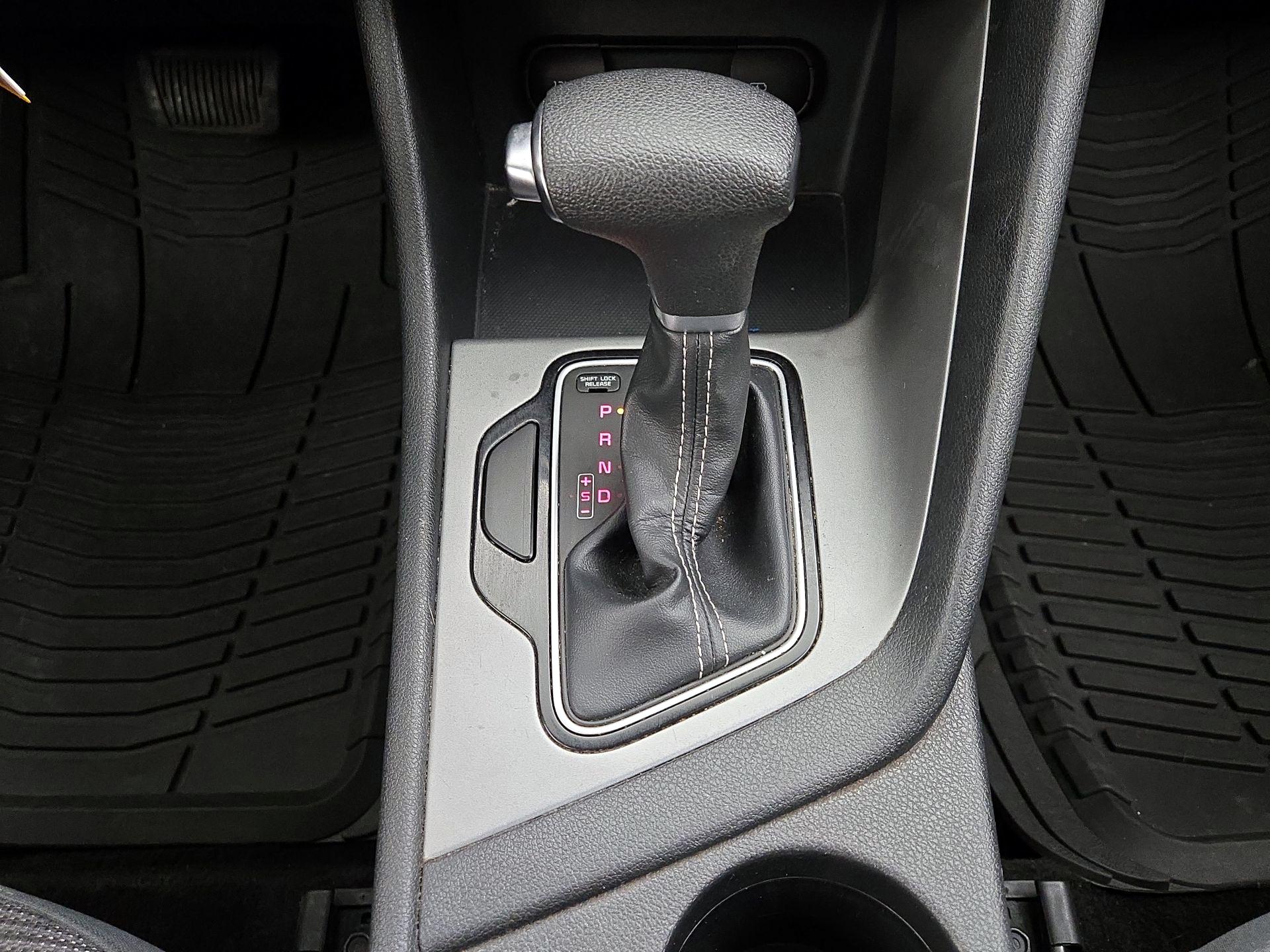 Thumbnail: 2020 Kia Niro - 17