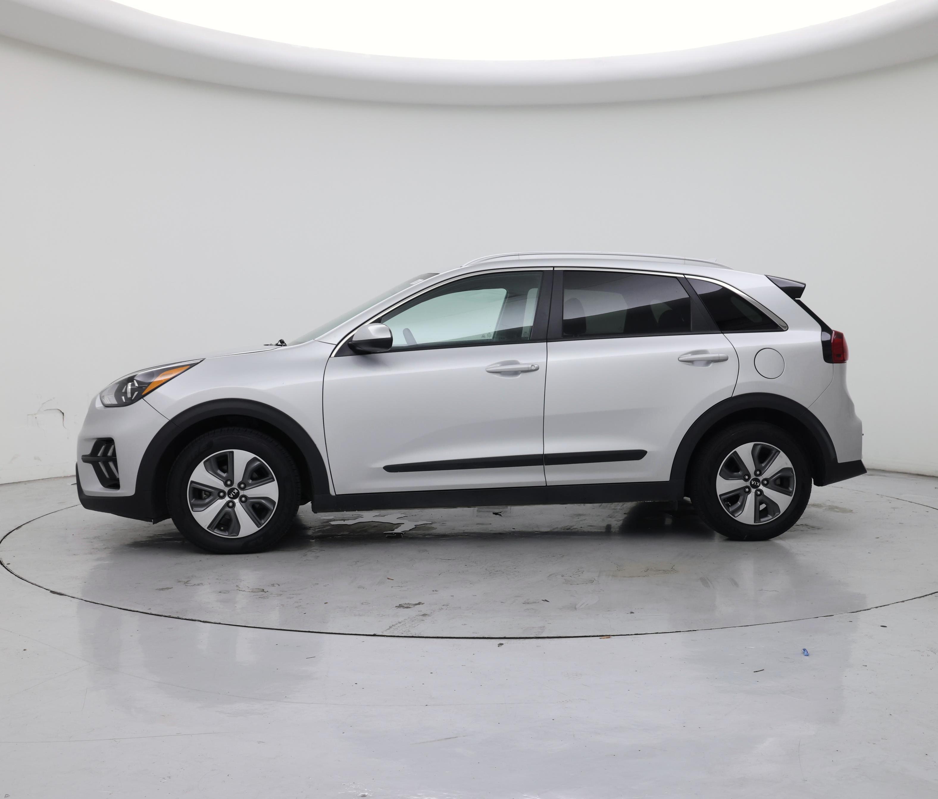 Thumbnail: 2020 Kia Niro - 3