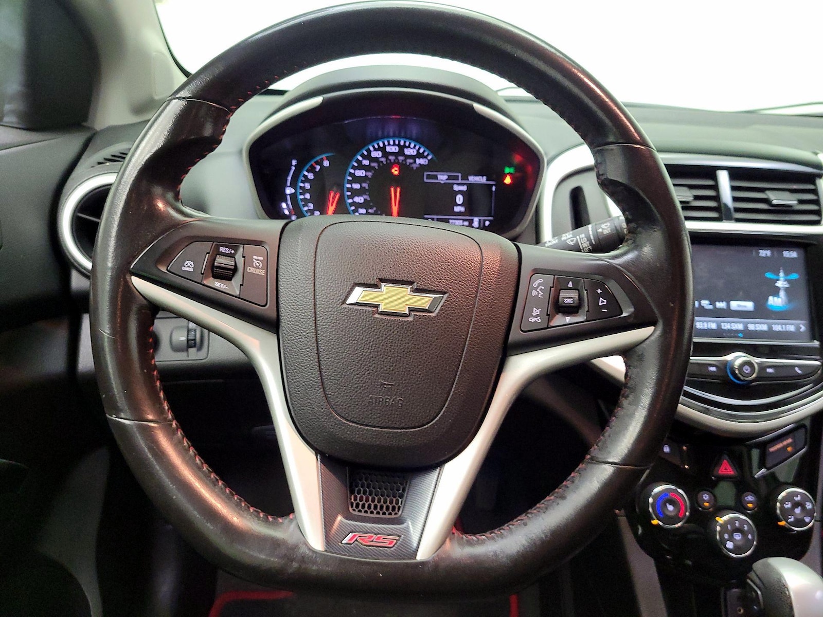 2017 Chevrolet Sonic LT - Photo 11