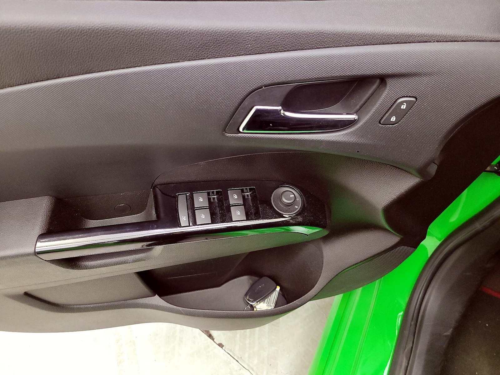 2017 Chevrolet Sonic LT - Photo 13