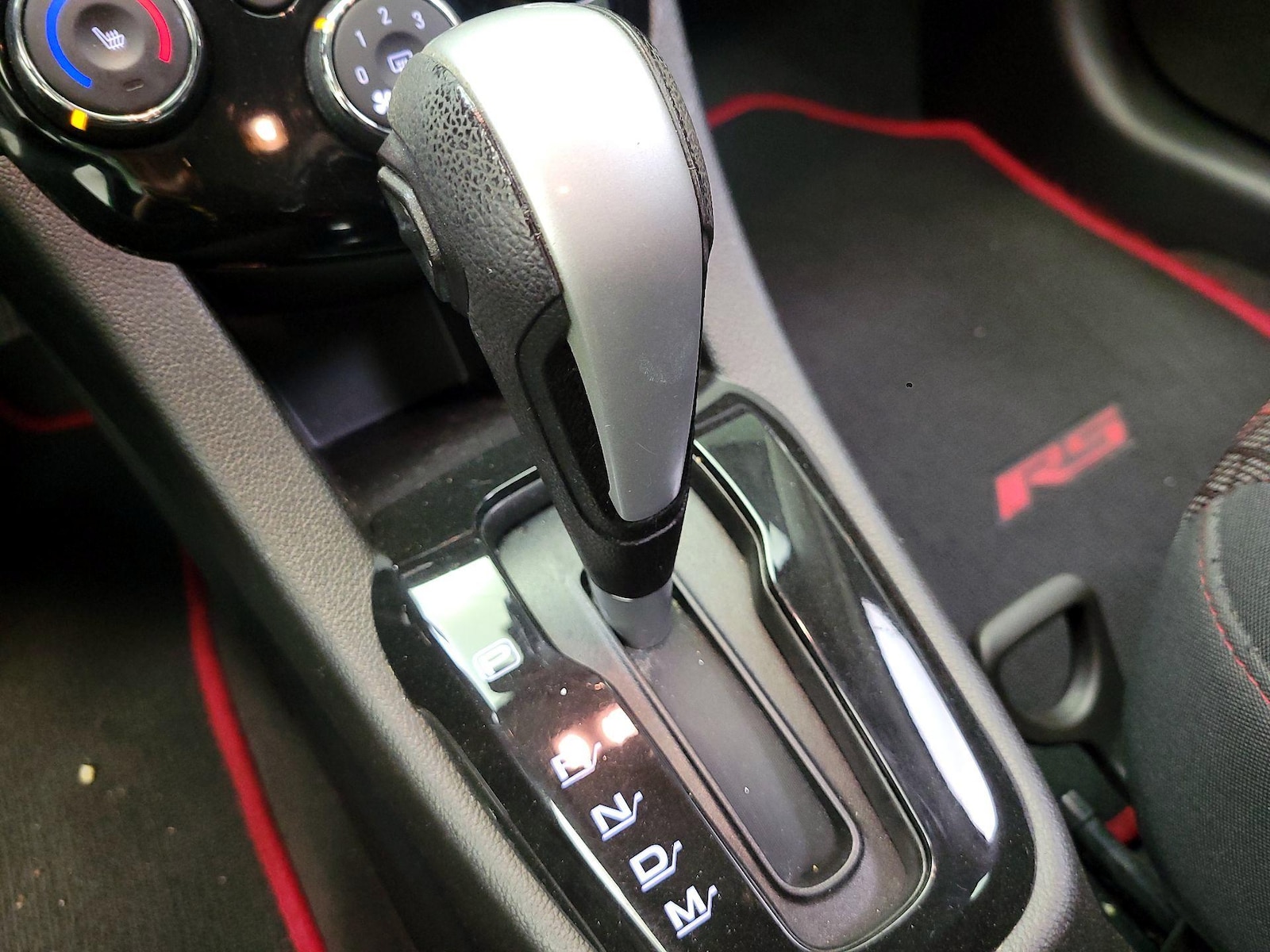 2017 Chevrolet Sonic LT - Photo 18