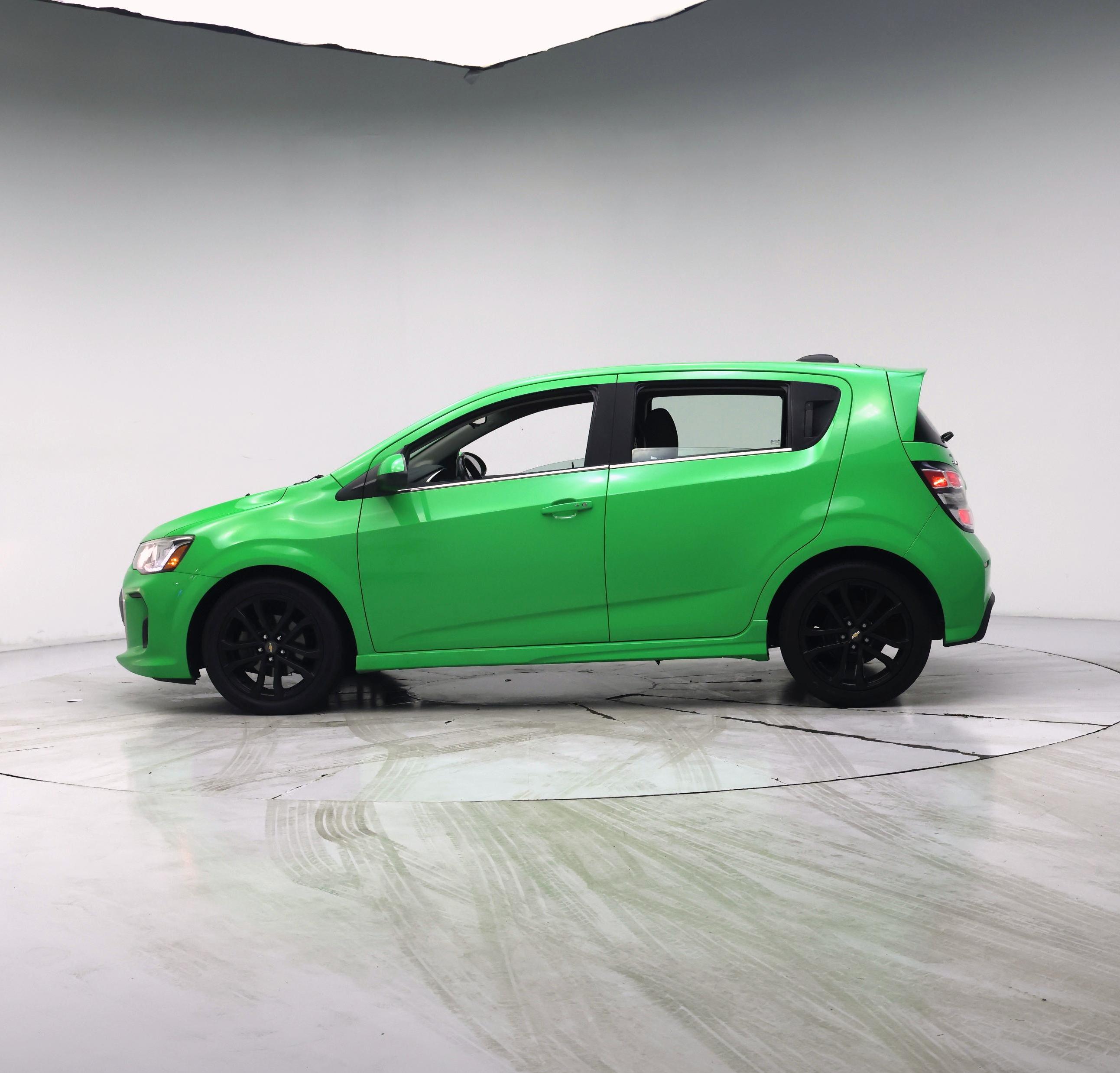 Thumbnail: 2017 Chevrolet Sonic - 3