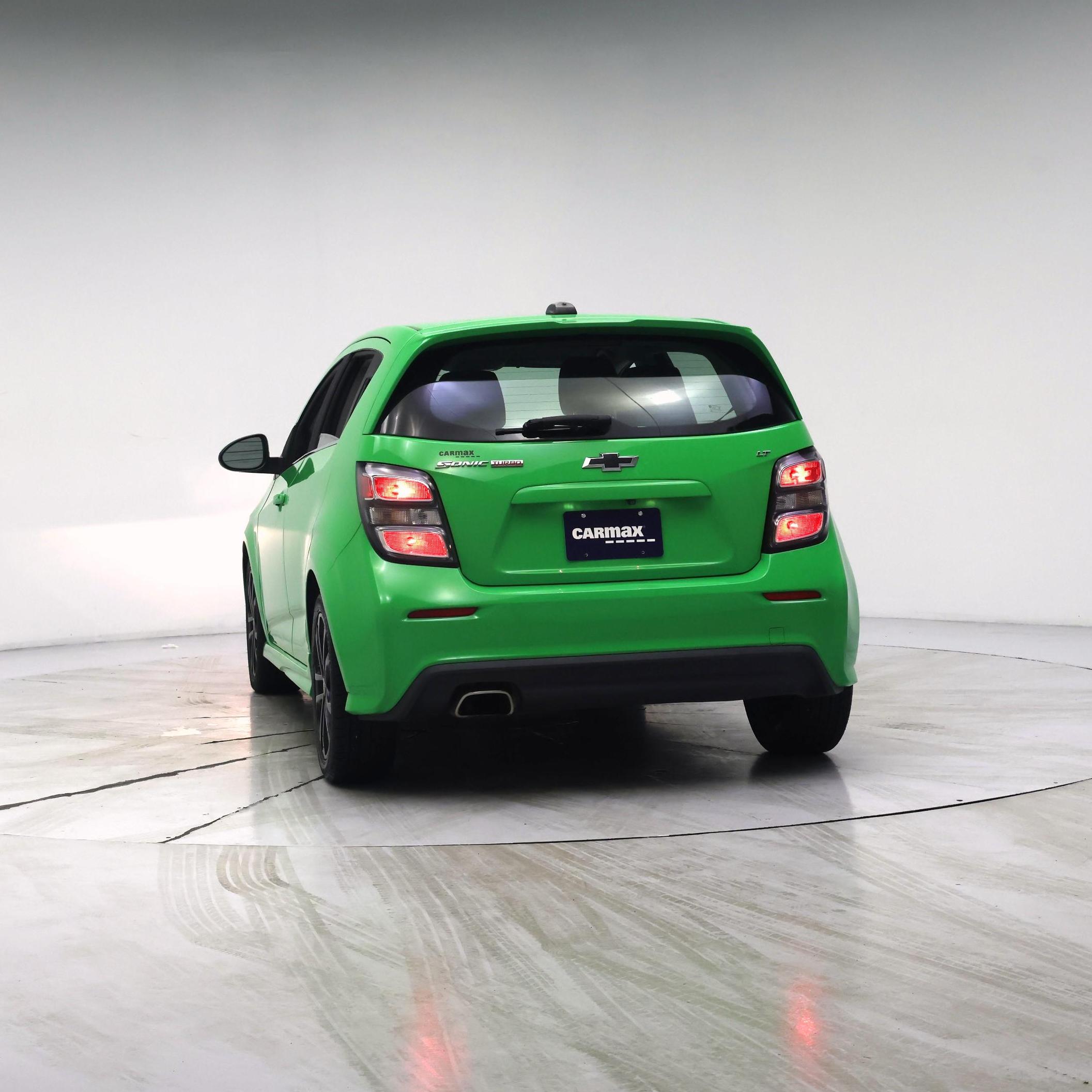 Thumbnail: 2017 Chevrolet Sonic - 6