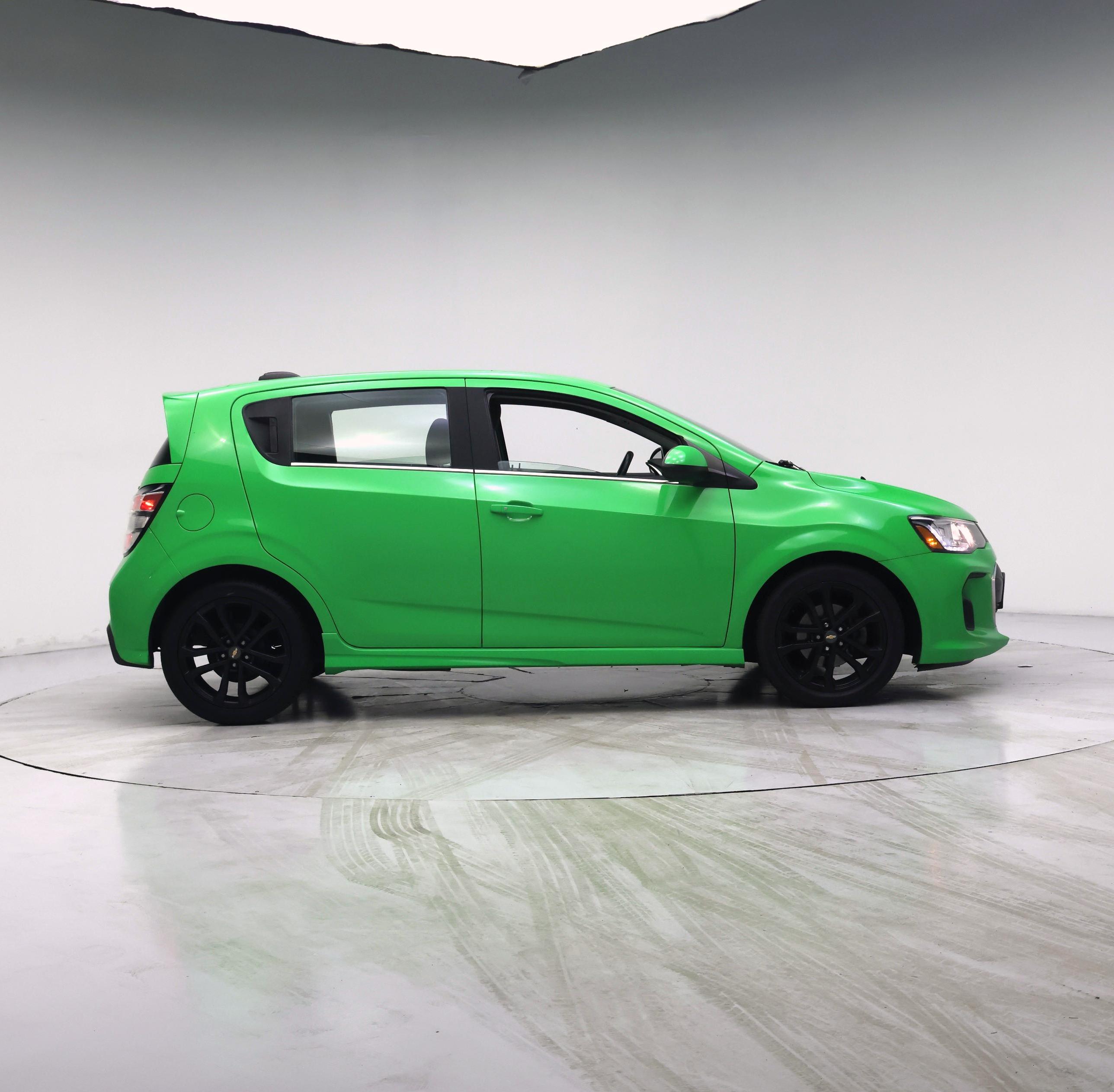 Thumbnail: 2017 Chevrolet Sonic - 7