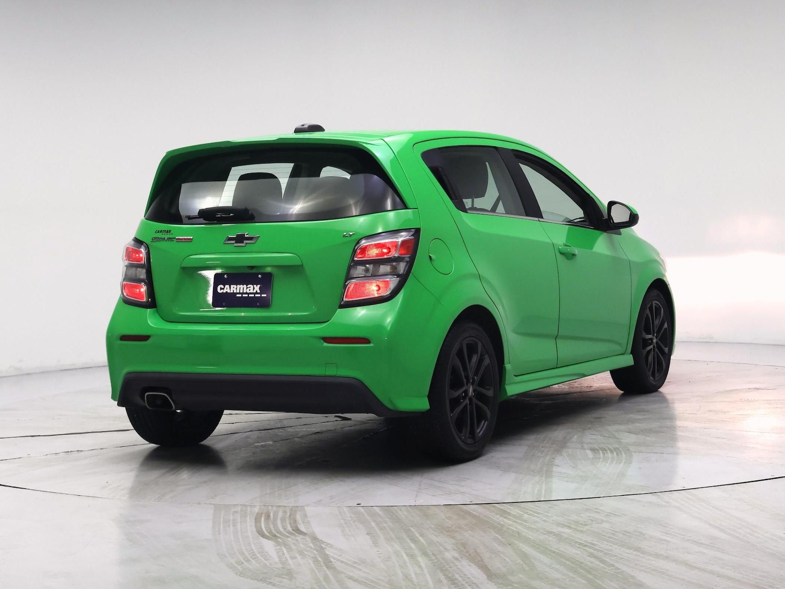 2017 Chevrolet Sonic LT - Photo 9