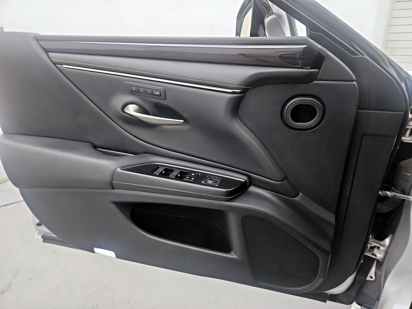 2019 Lexus ES 350 - Photo 13