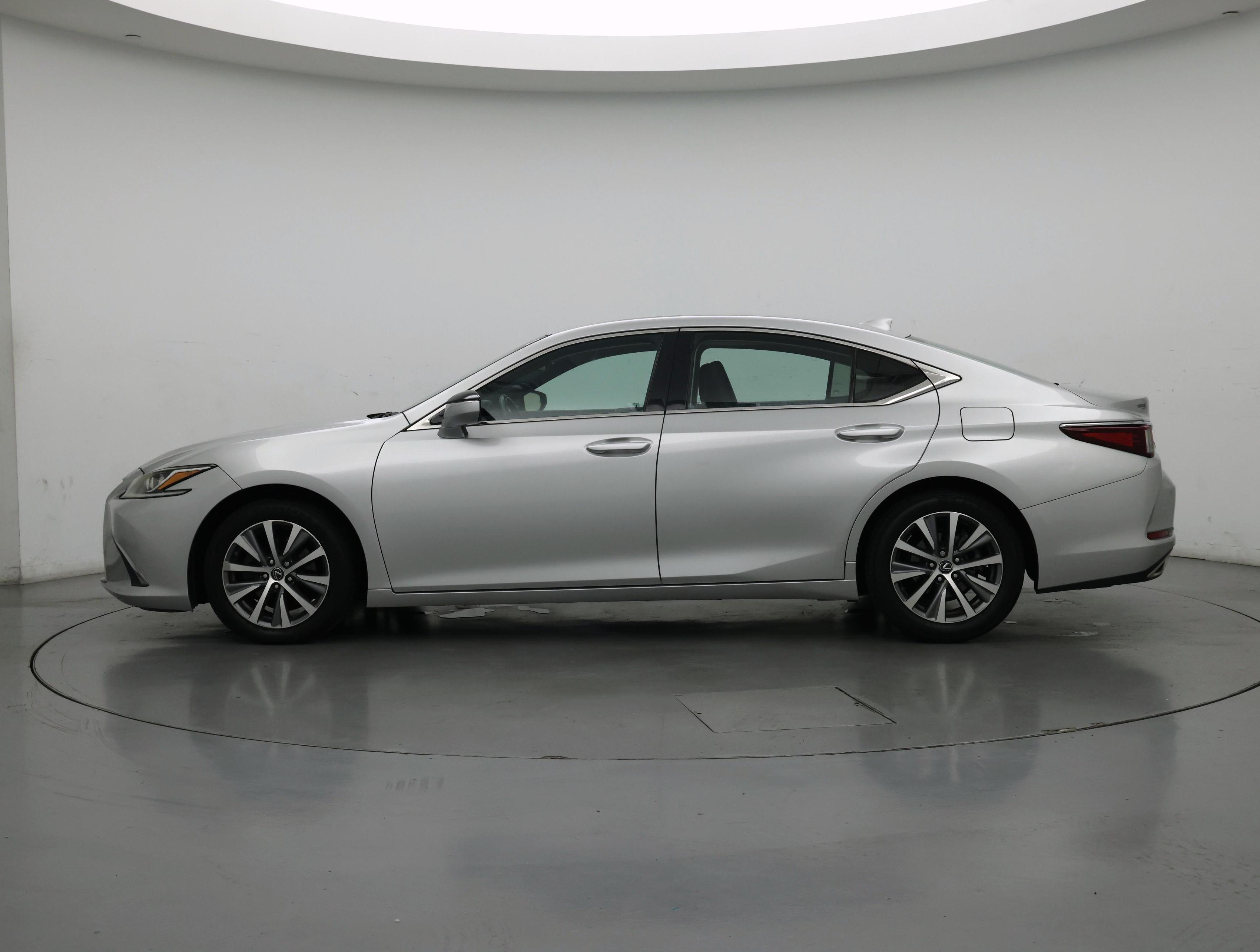 Thumbnail: 2019 Lexus ES - 3