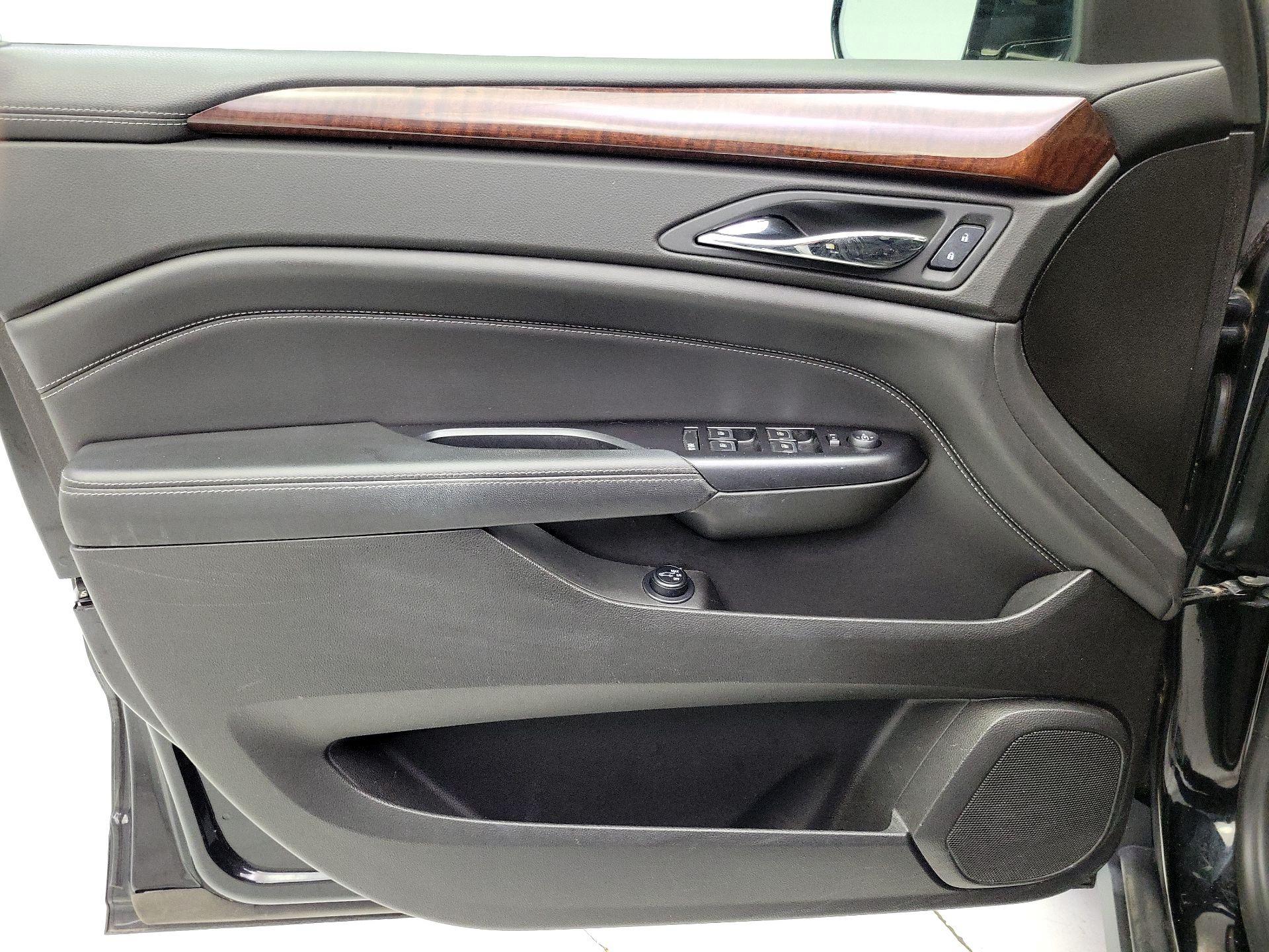 Thumbnail: 2015 Cadillac SRX - 12