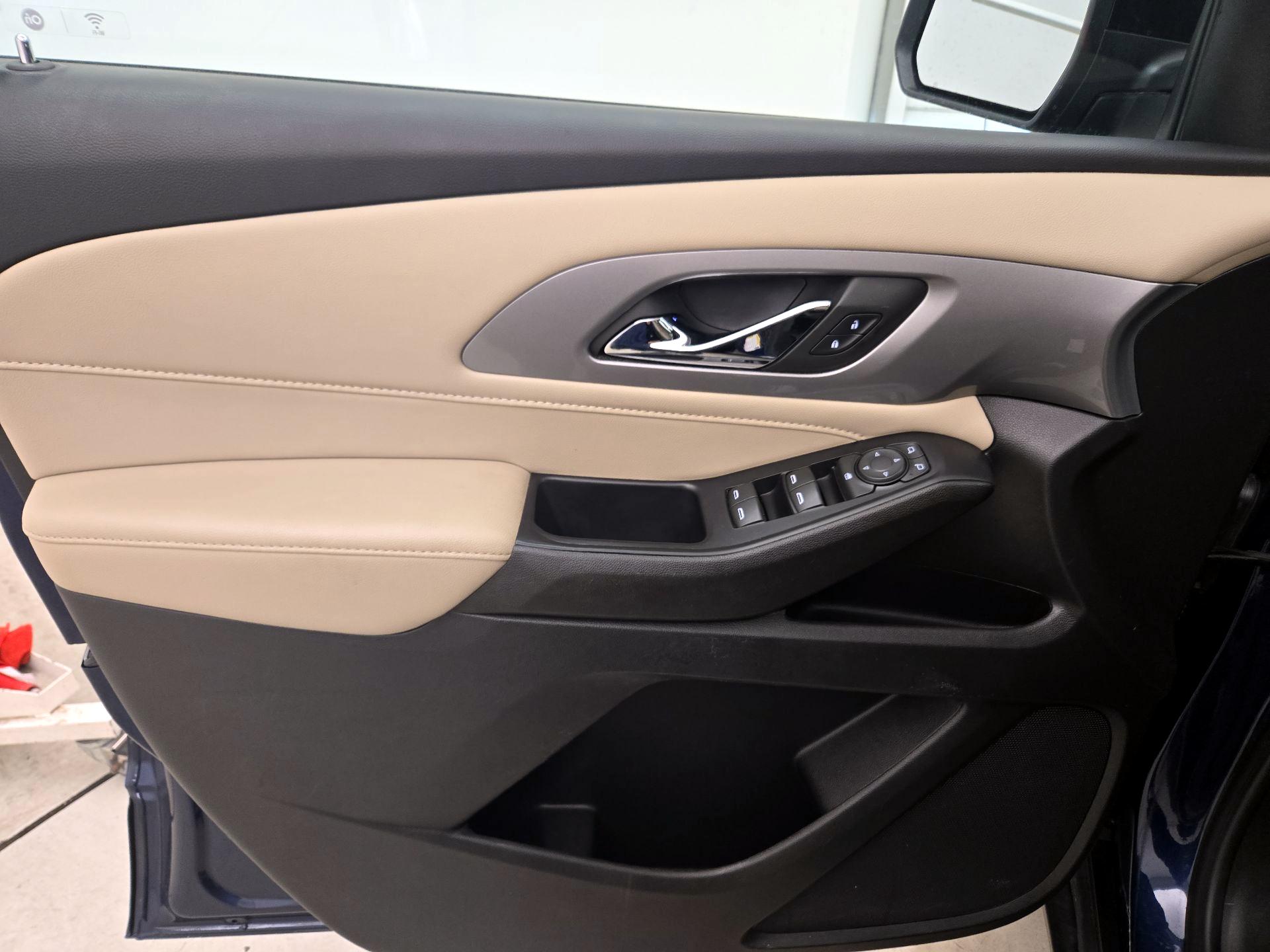 Thumbnail: 2022 Chevrolet Traverse - 12